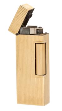 A 14 Karat Yellow Gold Lighter, Dunhill, 50.40 dwts. (including mechanism)