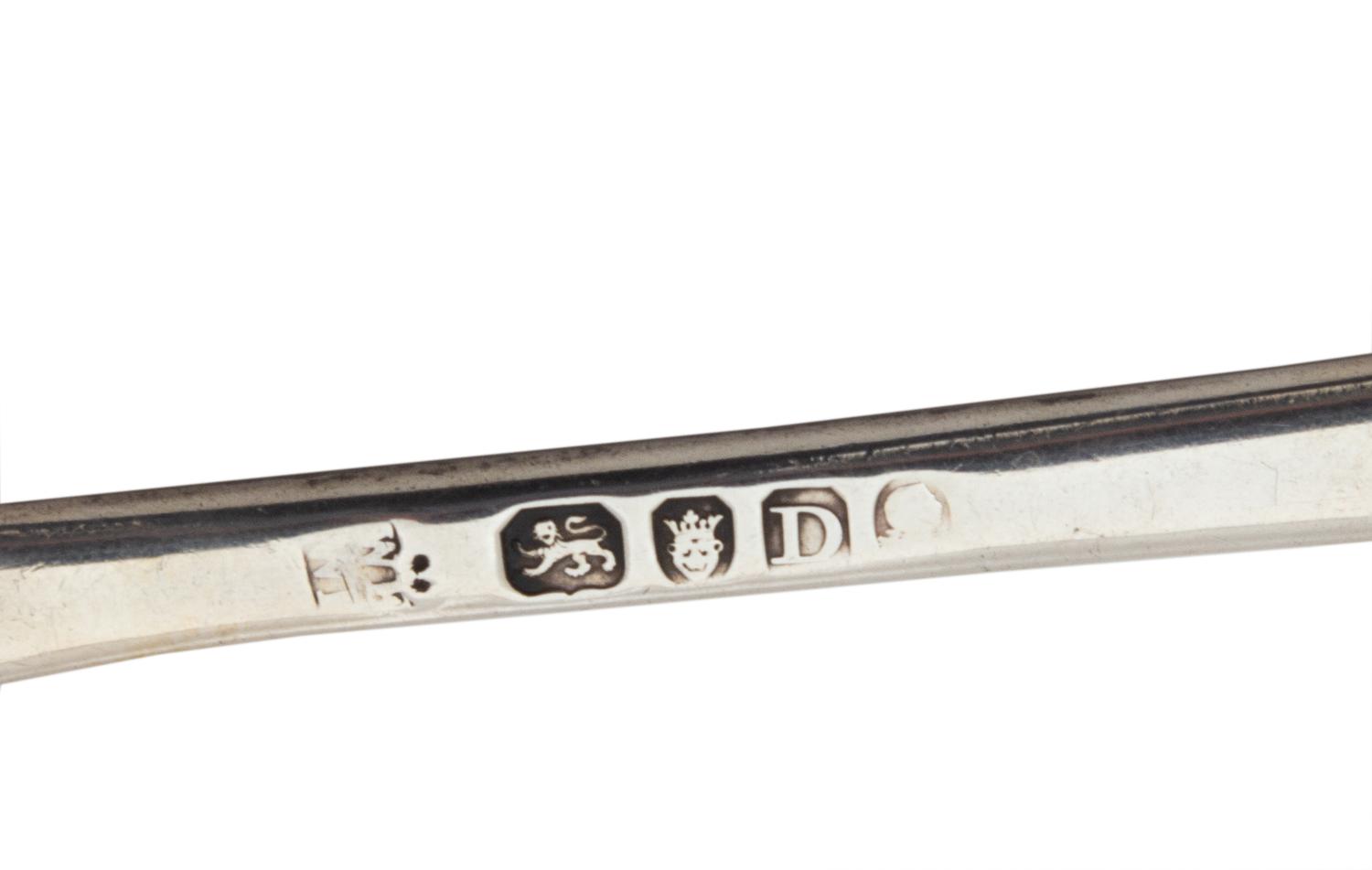 A George III Silver Marrow Scoop