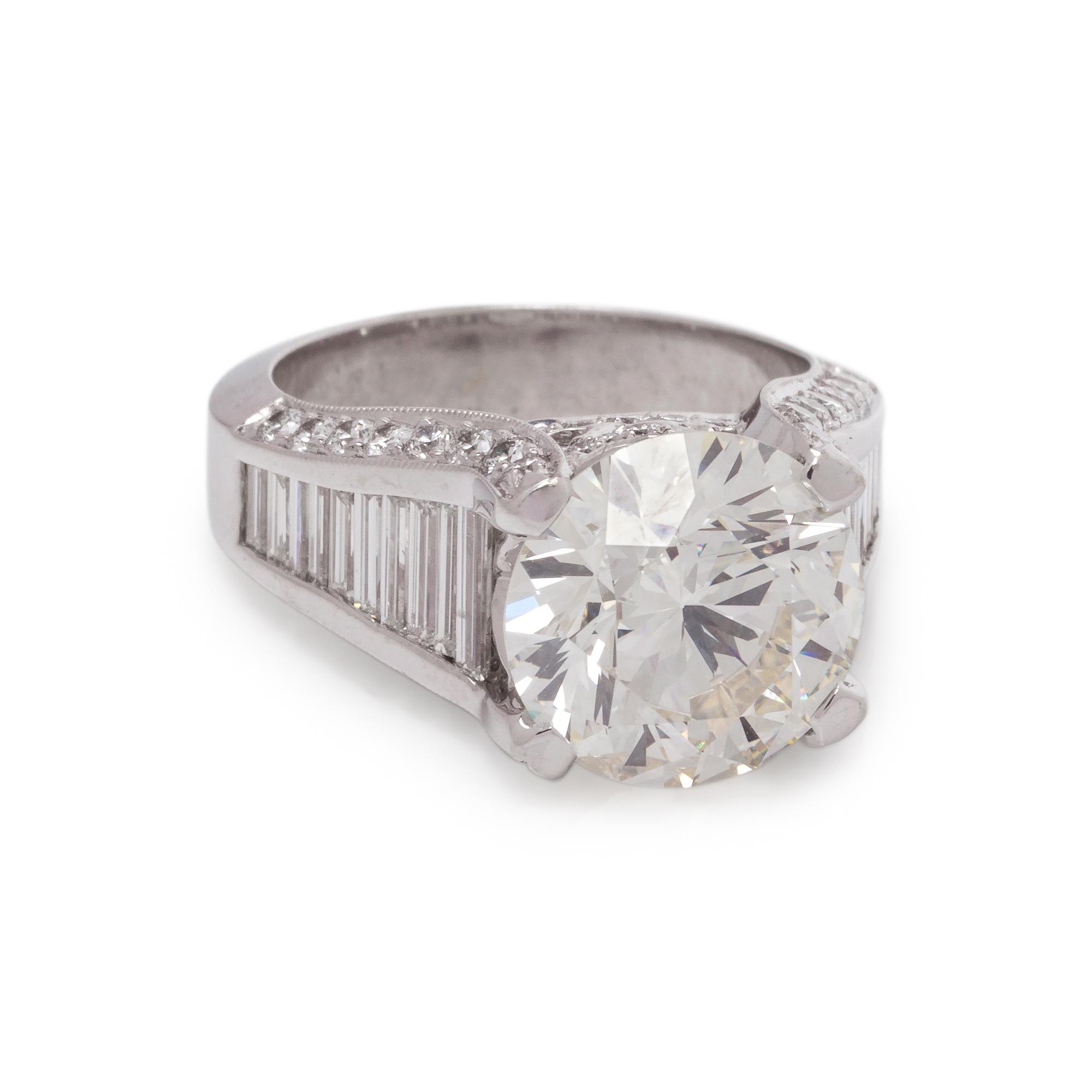 DIAMOND RING