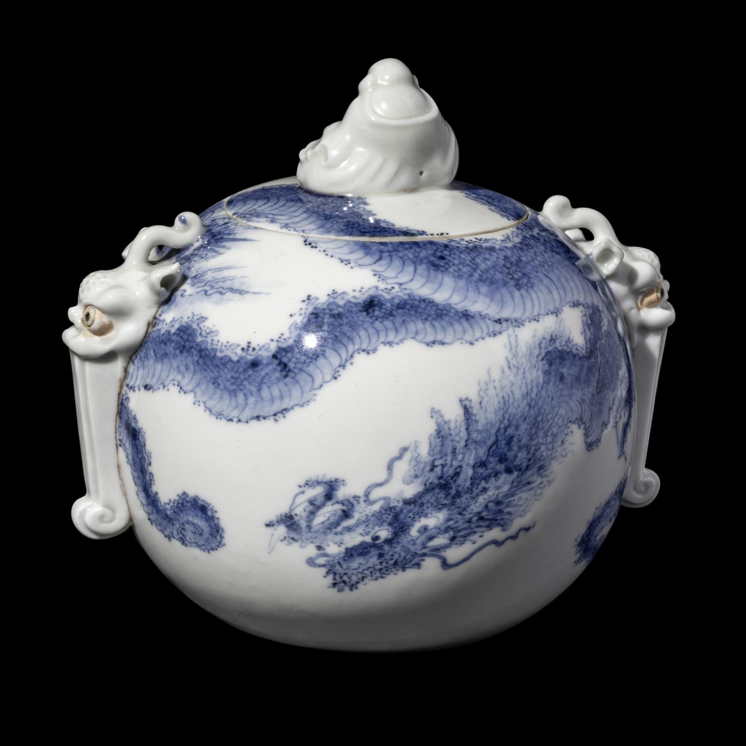 A Japanese Hirado Blue and White Covered Jar