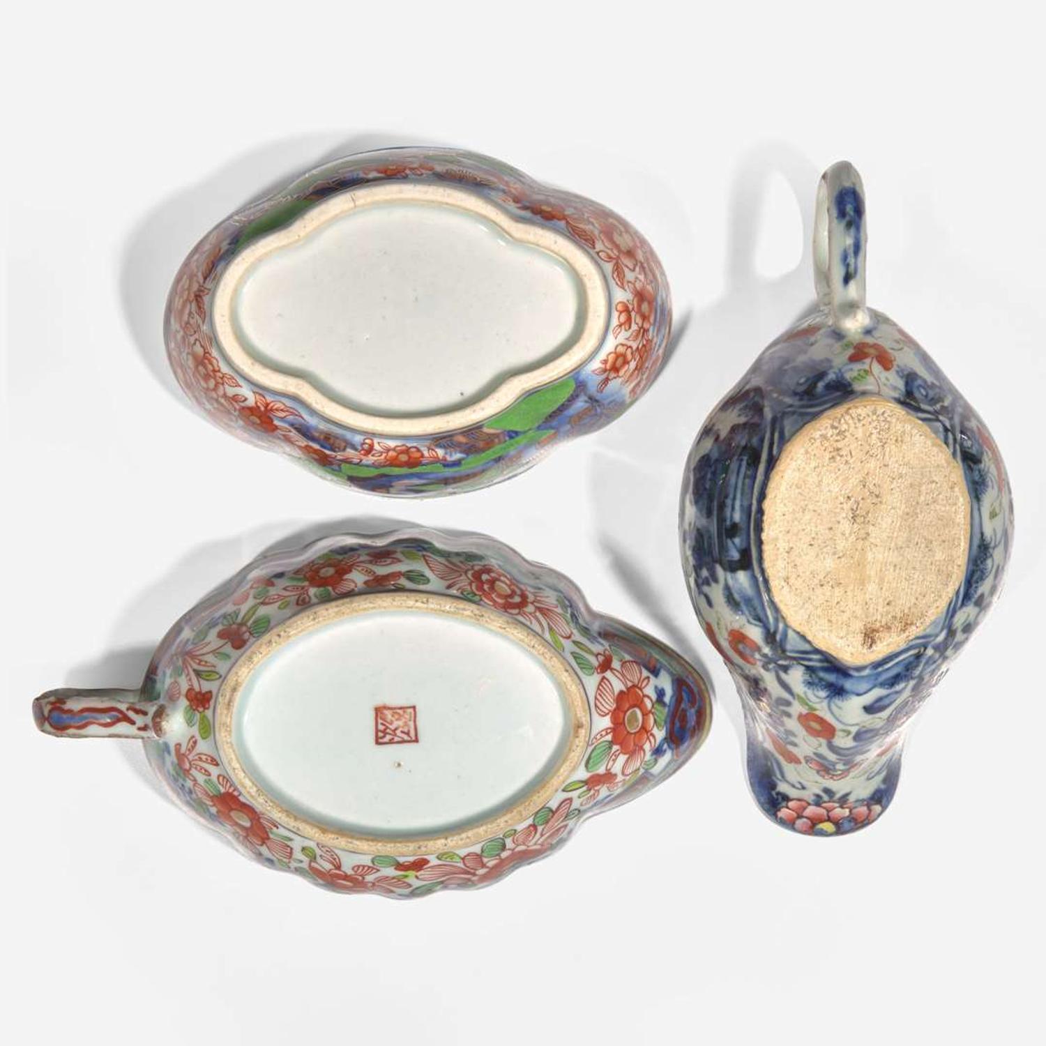 Eleven assorted Chinese export clobbered porcelain table wares 外銷瓷一組十一件 18th to 19th century ???????