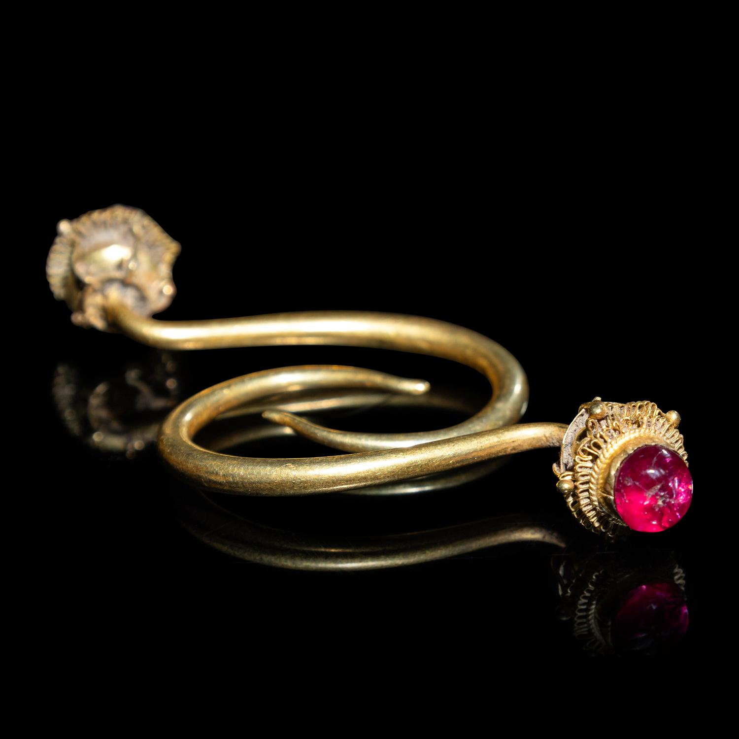 A Pair of Chinese Ruby Inset Gold 'Chrysanthemum' Earrings, Dingxiang, Ming Dynasty 明 金嵌寳花頭丁香一對