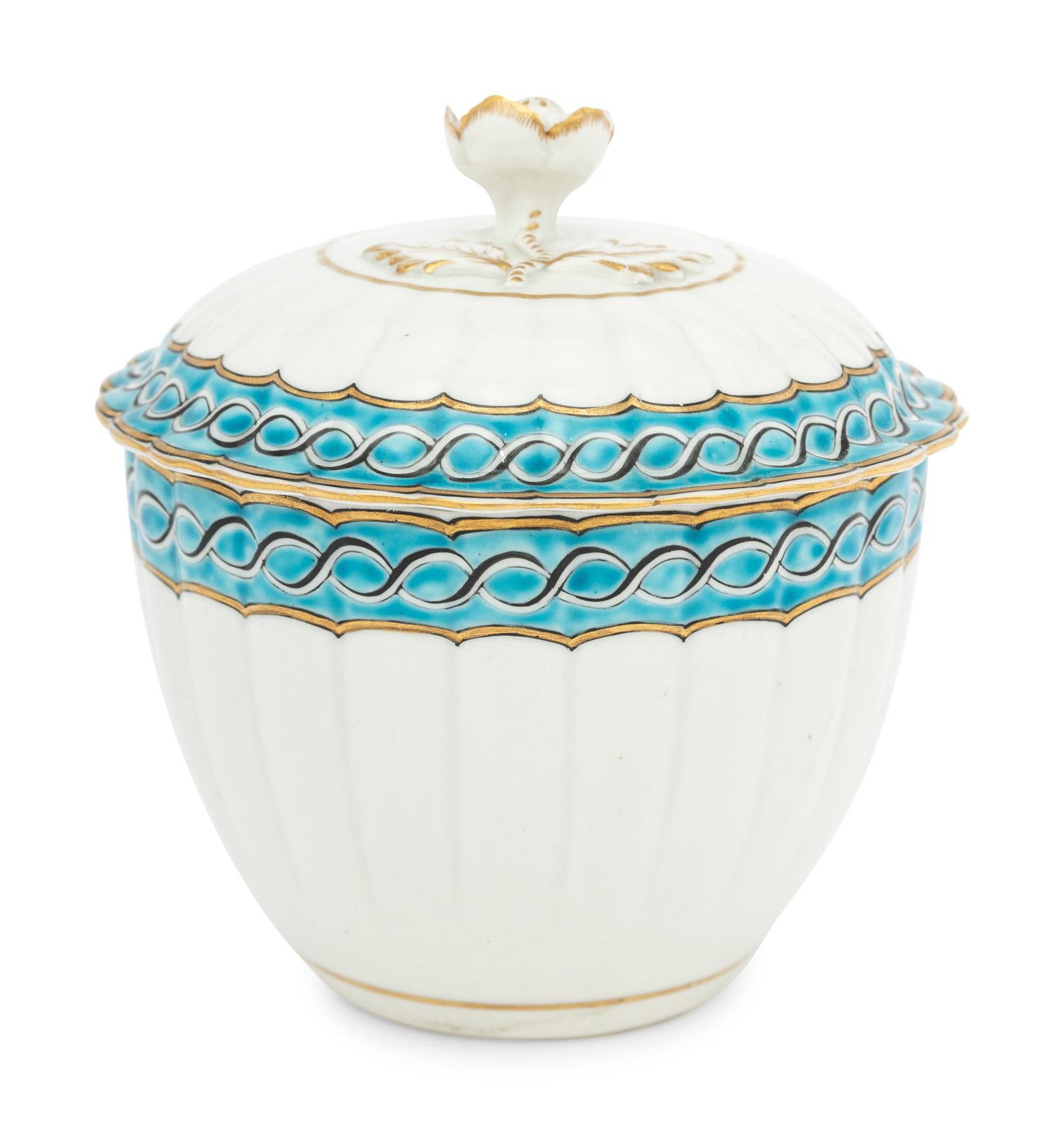 A Worcester Porcelain Covered Sugar Bowl