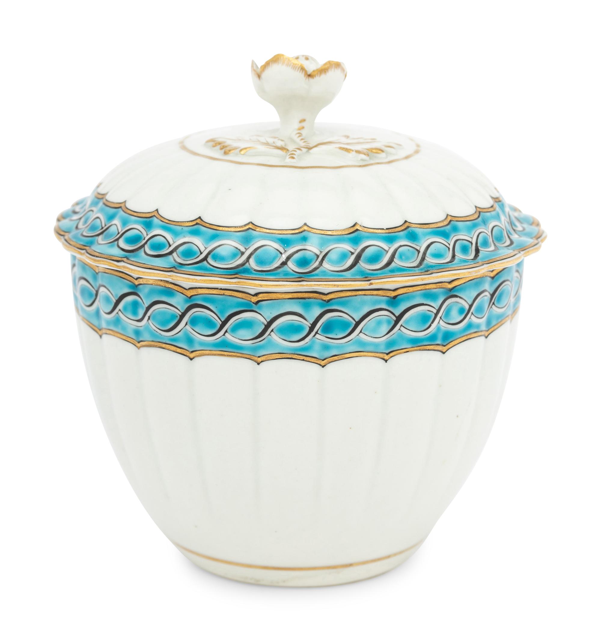 A Worcester Porcelain Covered Sugar Bowl