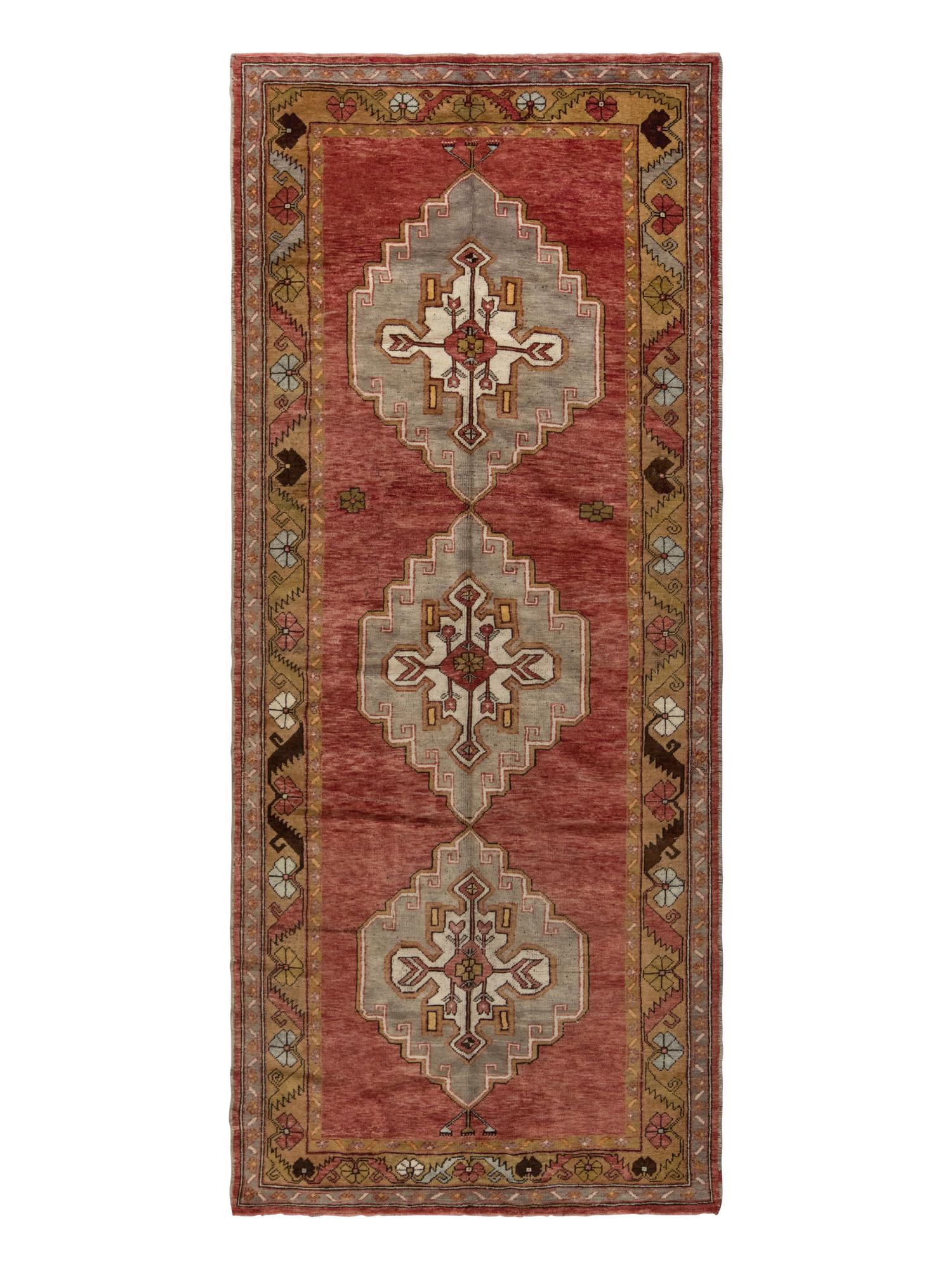 An Oushak "Corridor" Rug