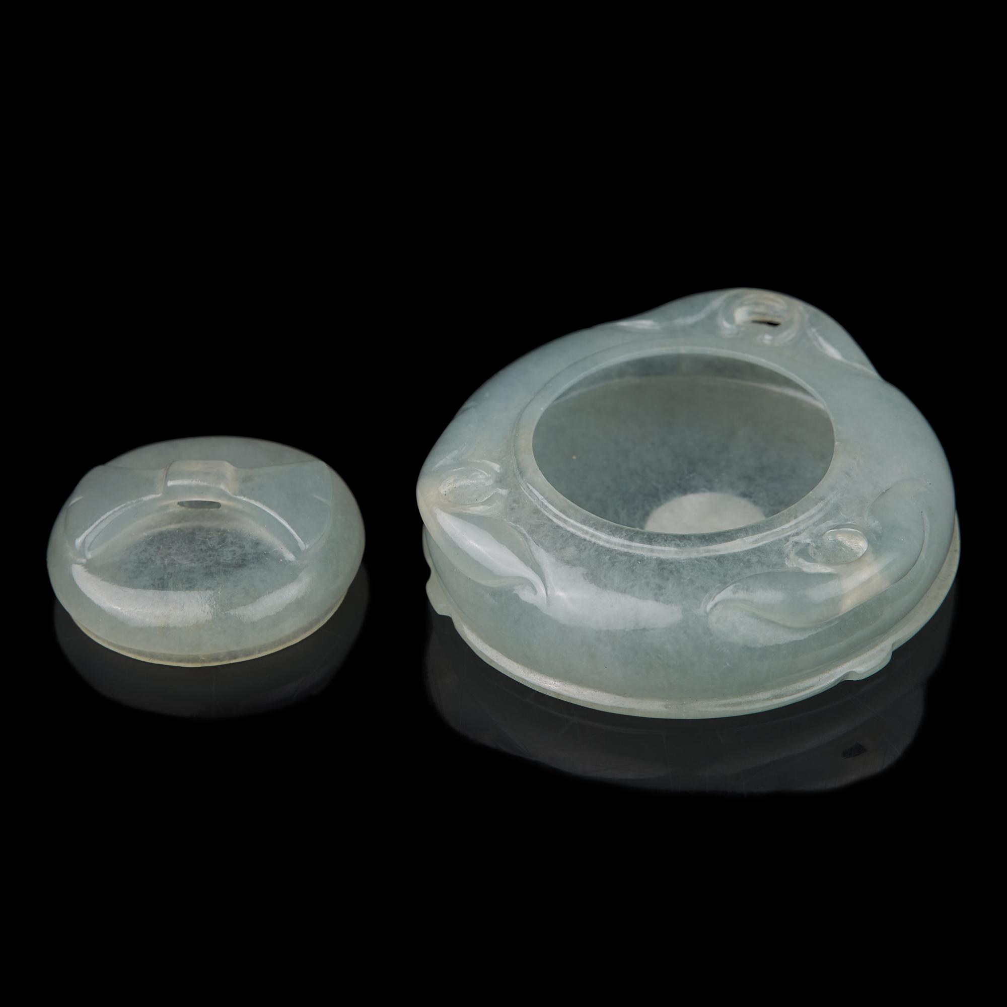 A Small Chinese Jadeite Vessel and Cover, Early 20th Century 民國 翡翠小蓋盒