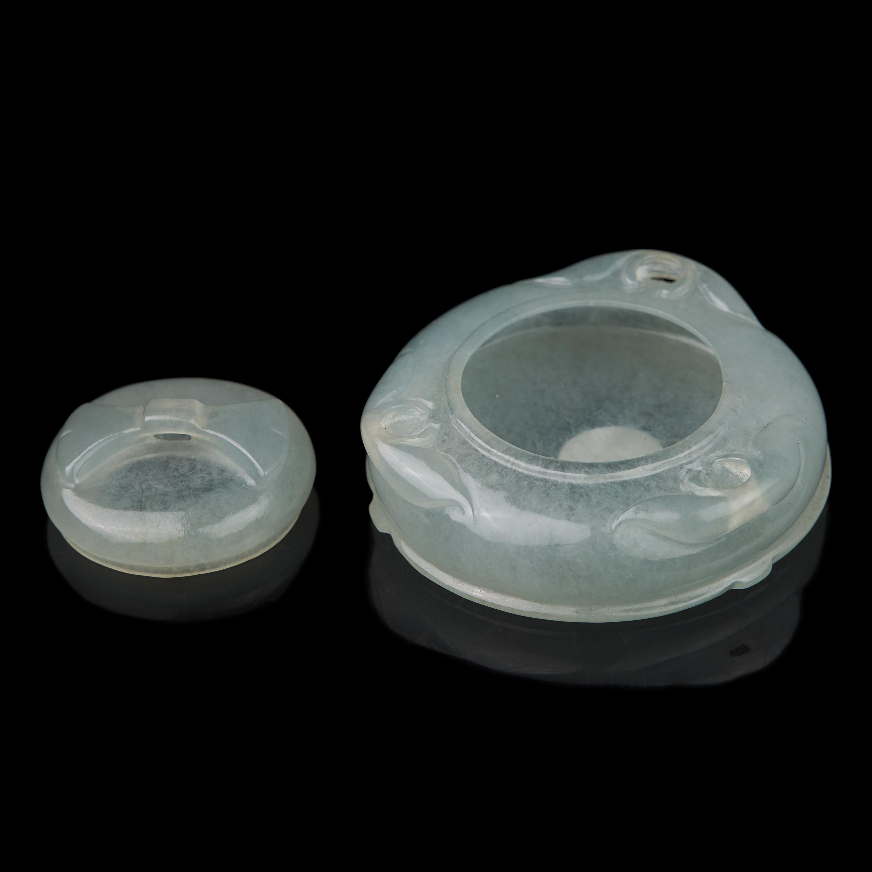A Small Chinese Jadeite Vessel and Cover, Early 20th Century 民國 翡翠小蓋盒