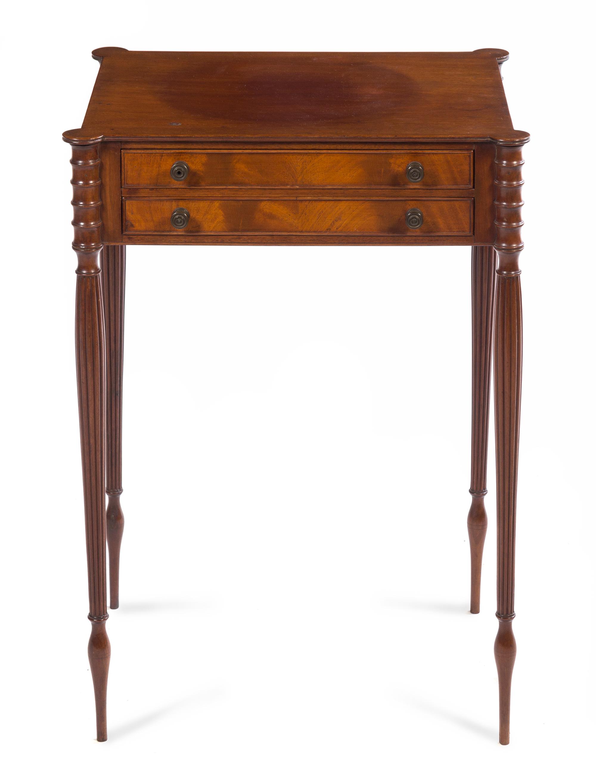A Federal Mahogany Table Height 28 x width 20 x 16 3/4 inches. — 18TH/19TH CENTURY