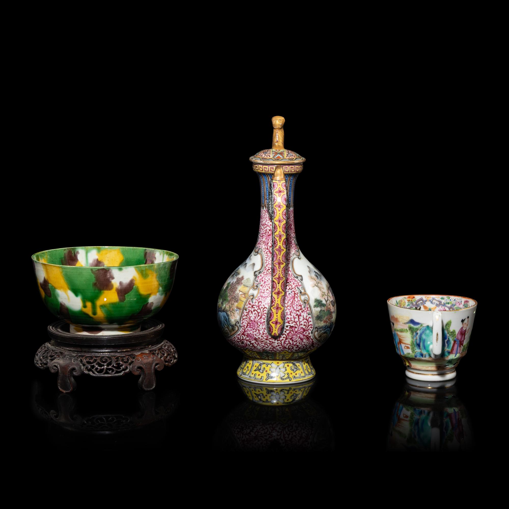 Three Chinese Porcelain Wares, Early-Mid 20th Century — 近代 粉彩山水圖執壺、人物圖茶杯及虎皮三彩碗各一