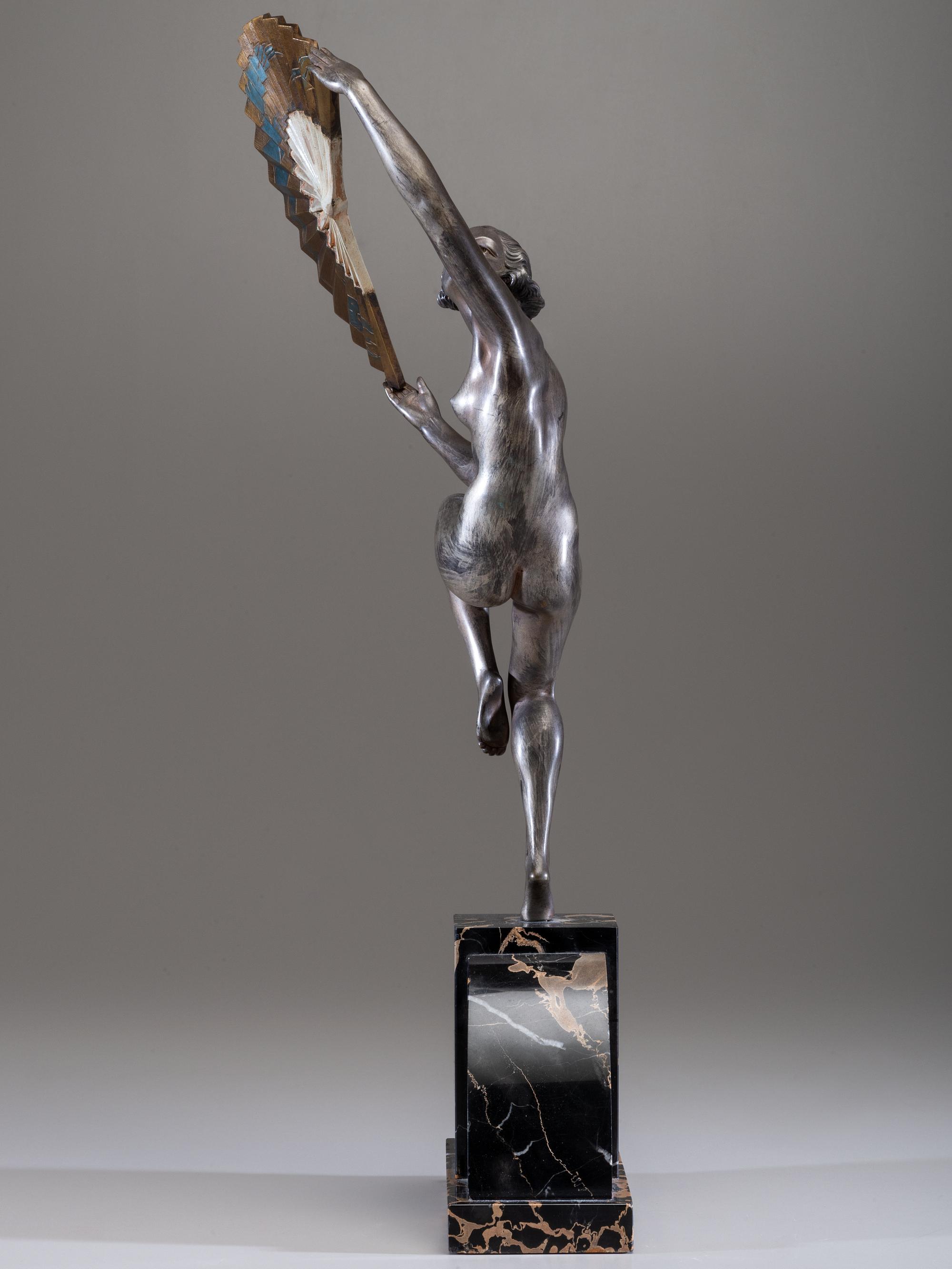 Femme a l'eventail Sculpture