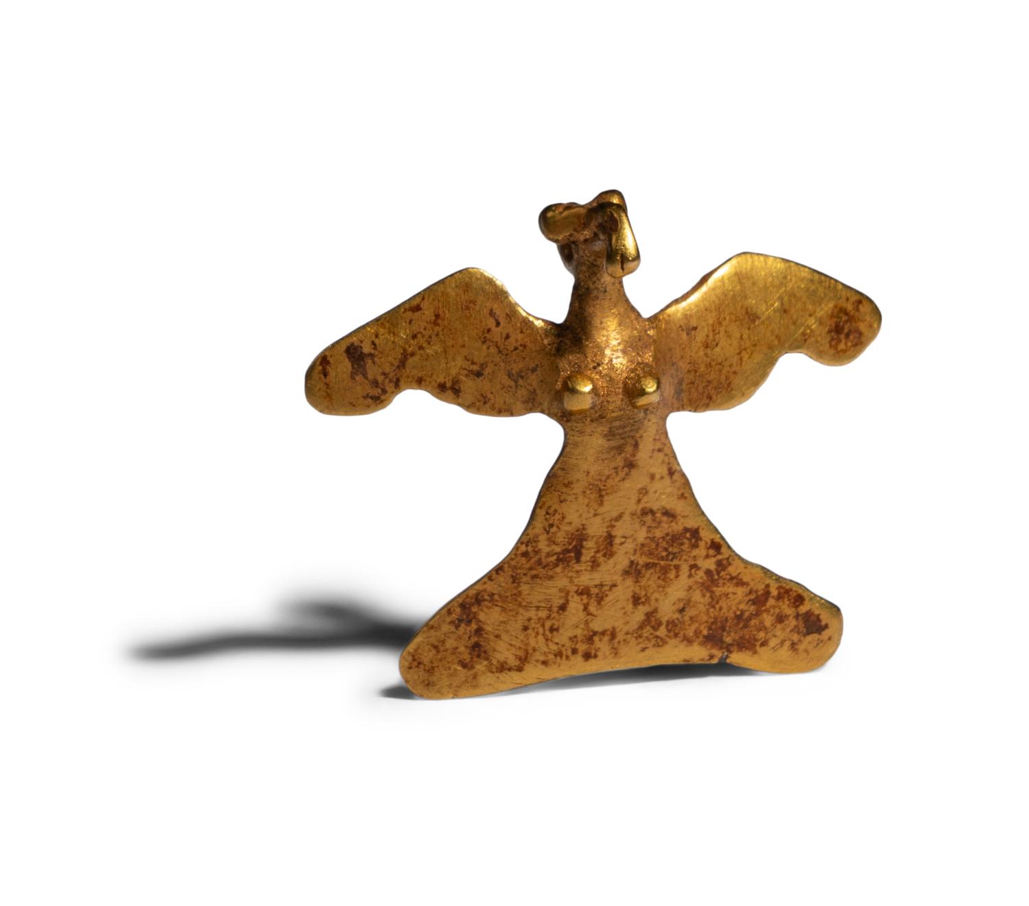 A Costa Rican Gold Avian Pendant