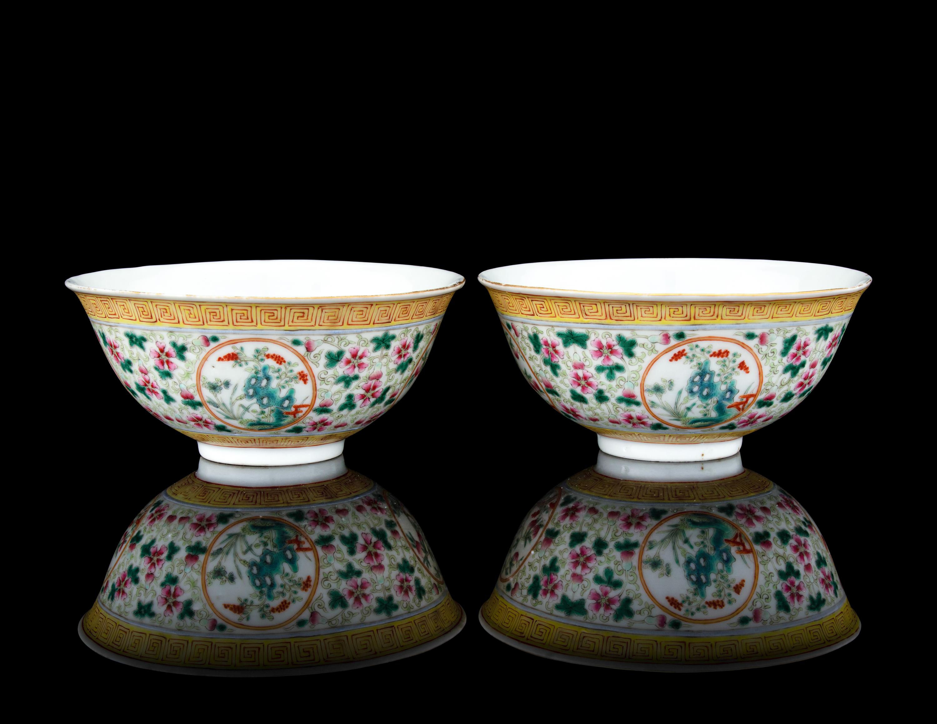 A Pair of Famille Rose Porcelain 'Floral' Bowls