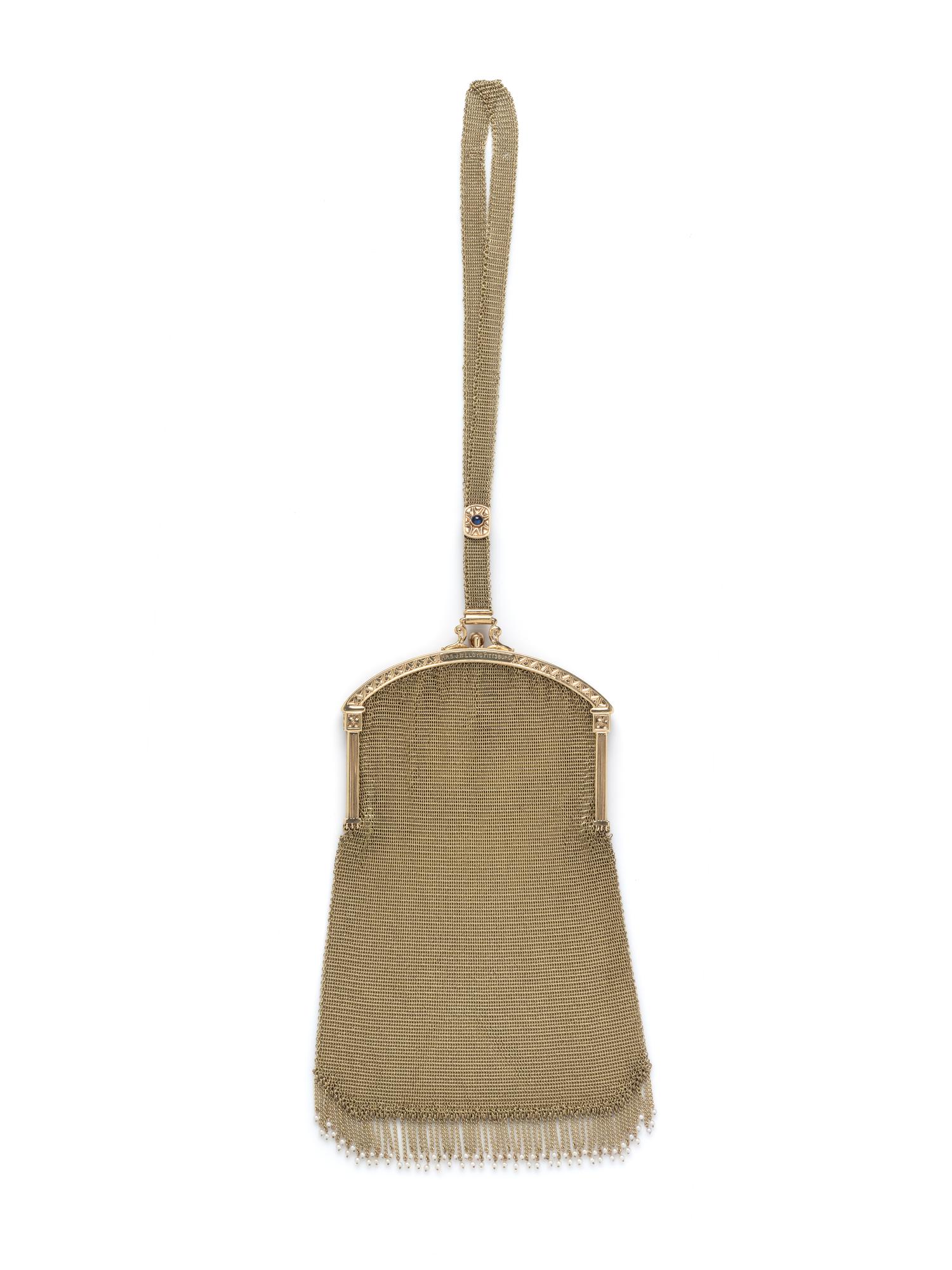 ANTIQUE, YELLOW GOLD, DIAMOND AND SAPPHIRE MESH PURSE