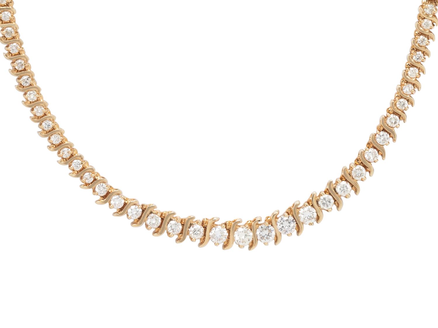 YELLOW GOLD AND DIAMOND SET