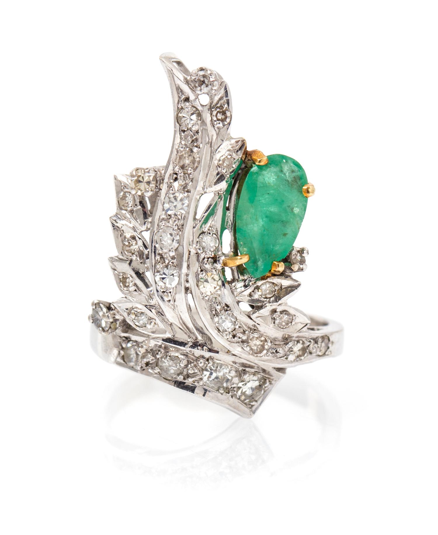 A White Gold, Emerald, and Diamond Ring, 3.50 dwts.