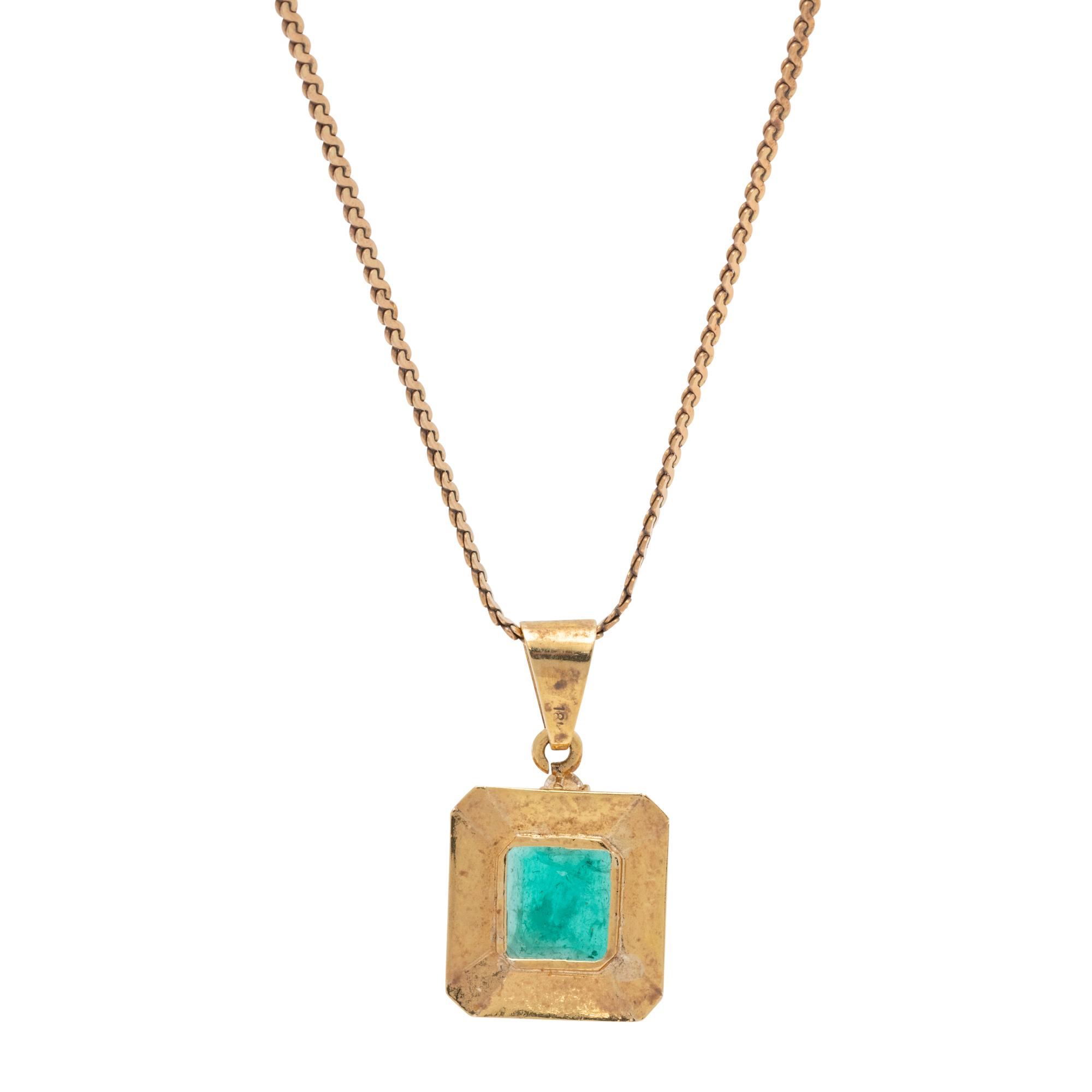 YELLOW GOLD, EMERALD AND DIAMOND PENDANT/NECKLACE