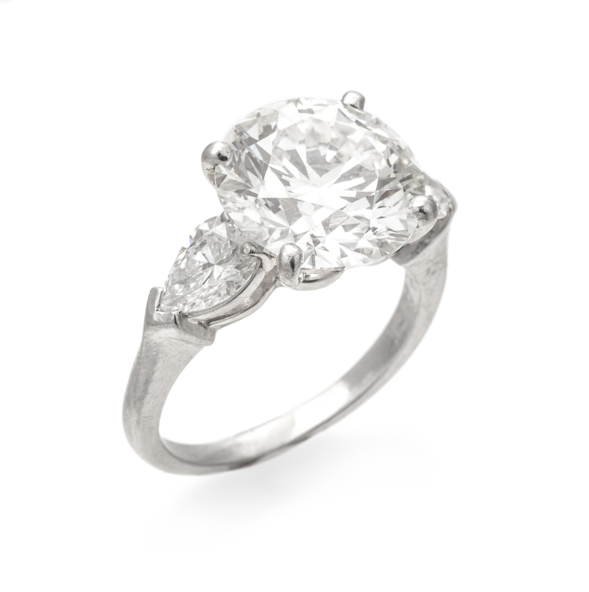 A Platinum and Diamond Ring, Graff, 4.30 dwts.