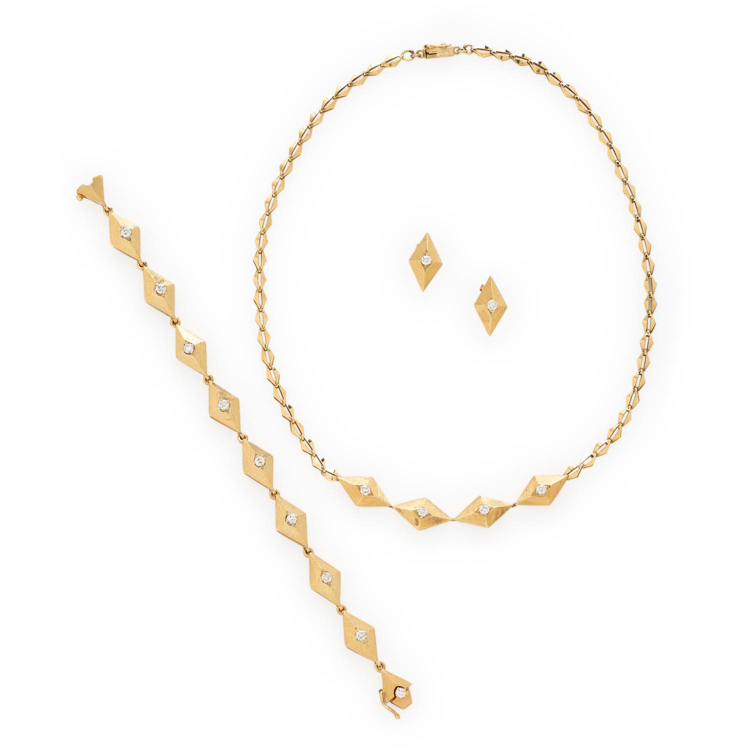 YELLOW GOLD AND DIAMOND JEWELRY SUITE