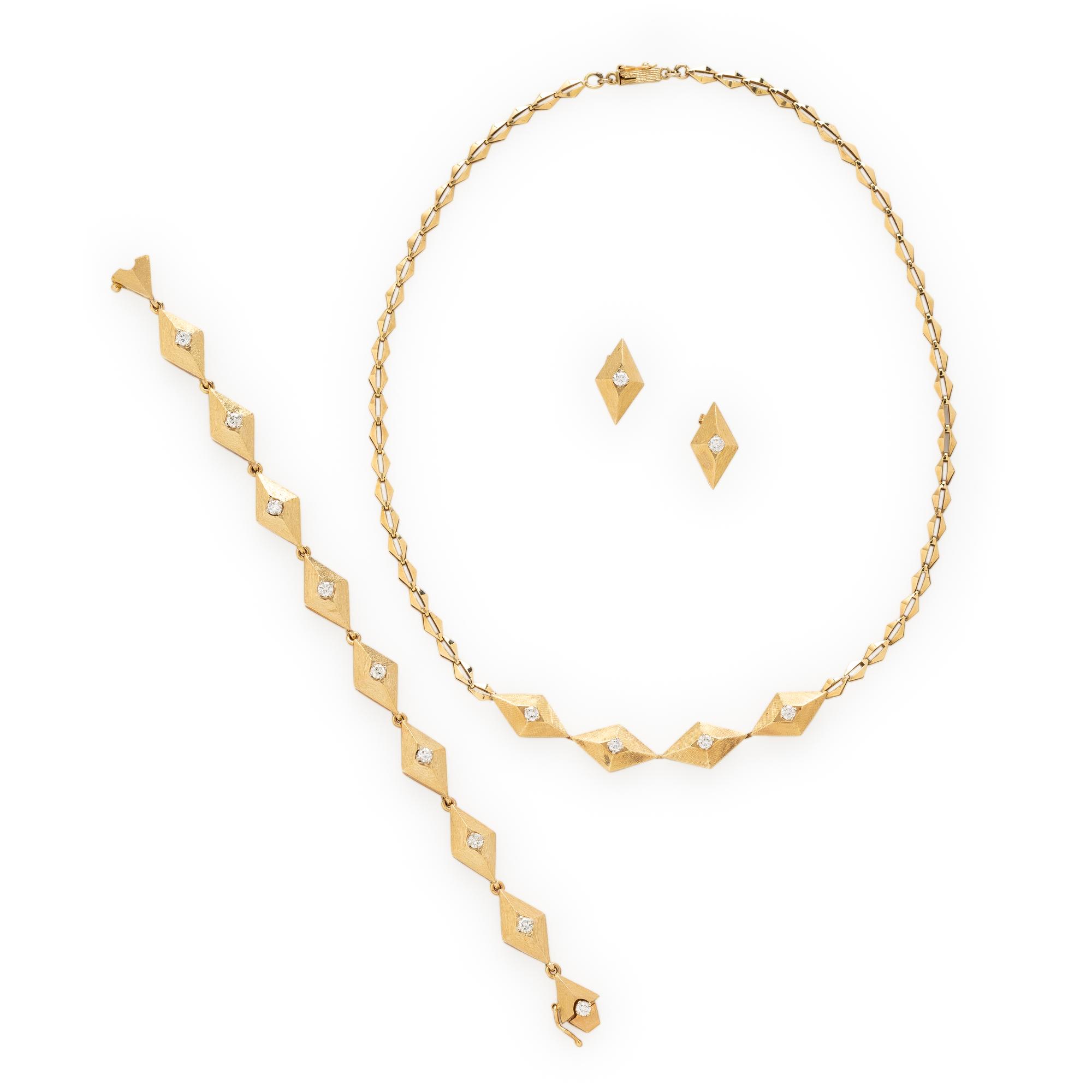 YELLOW GOLD AND DIAMOND JEWELRY SUITE