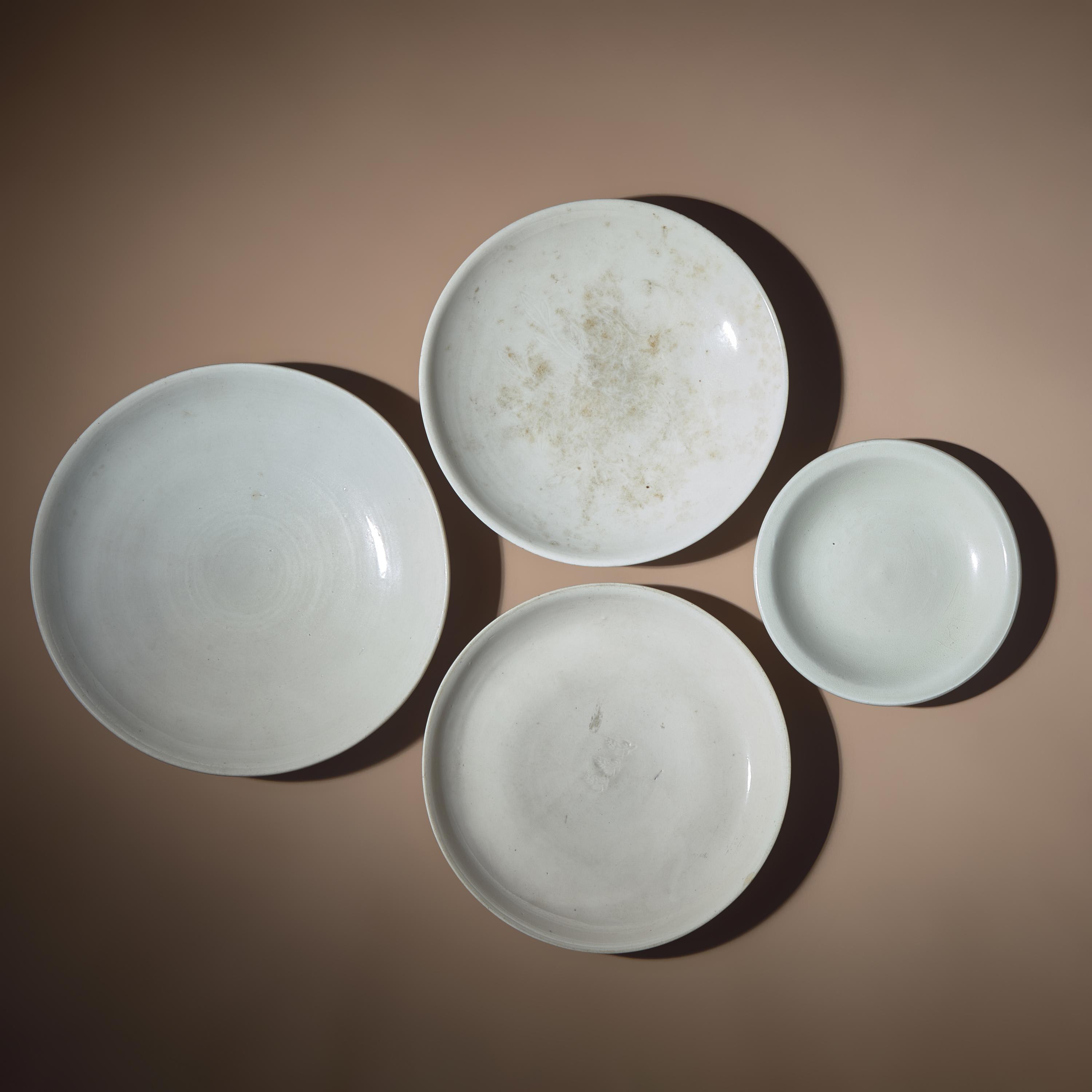 Four Chinese Blanc-de-Chine Porcelain Plates, 17th-Early 18th Century — 清早期 德化白瓷盤四件