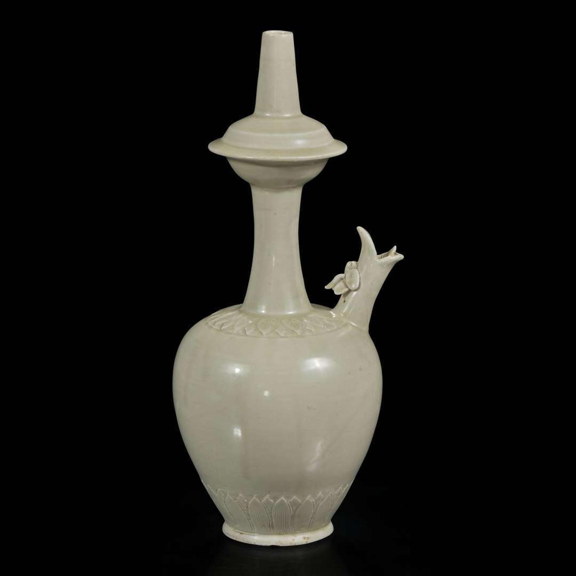 A Chinese Dingyao ritual water vessel, Kundika 定窑龙首壶 Song dynasty ?