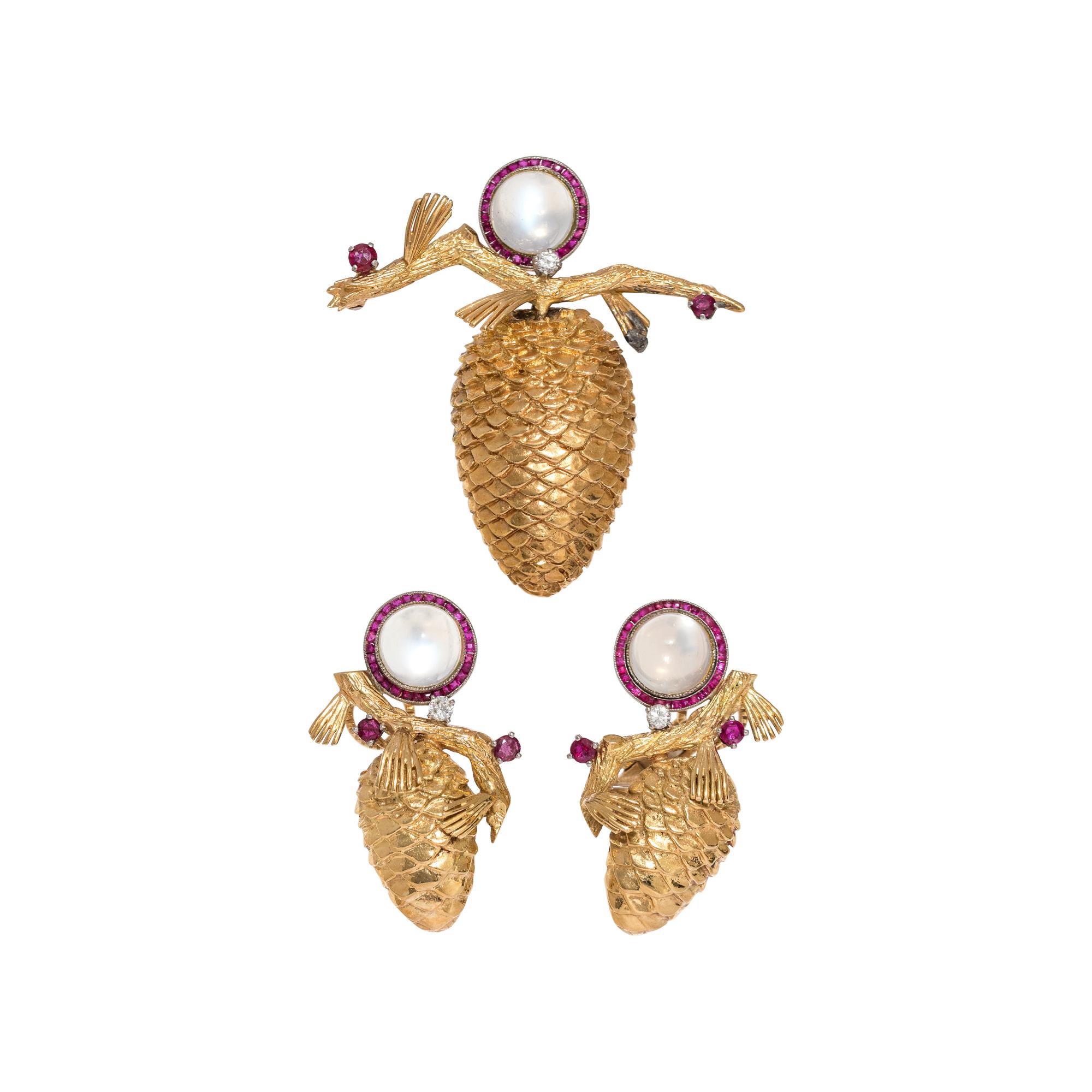 YELLOW GOLD, MOONSTONE, RUBY AND DIAMOND PINECONE SET