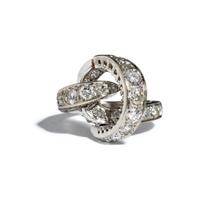 WHITE GOLD AND DIAMOND RING