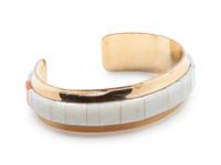 Yellow gold bracelet with shell inlay