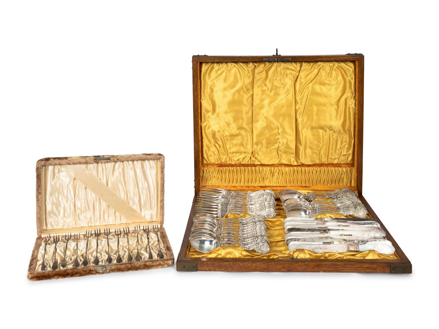 An Assembled American Silver Flatware Service