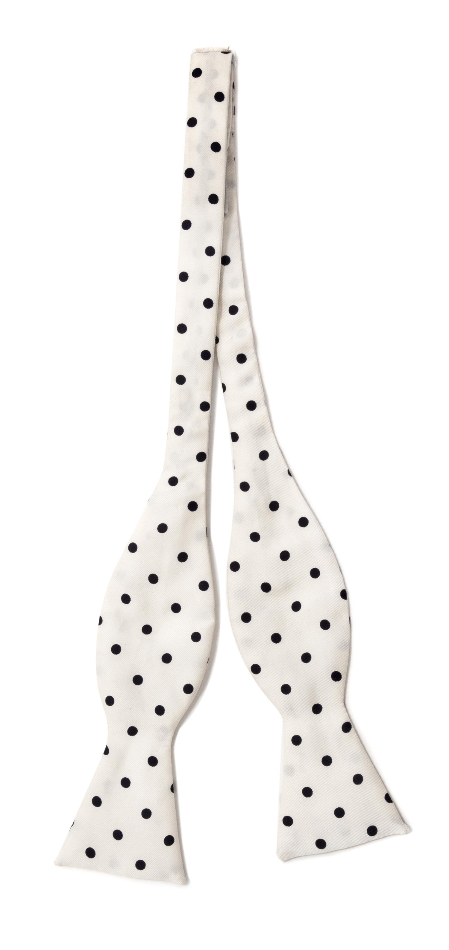 An Hermès Cream Bow Tie, Collar size: 30"- 46".
