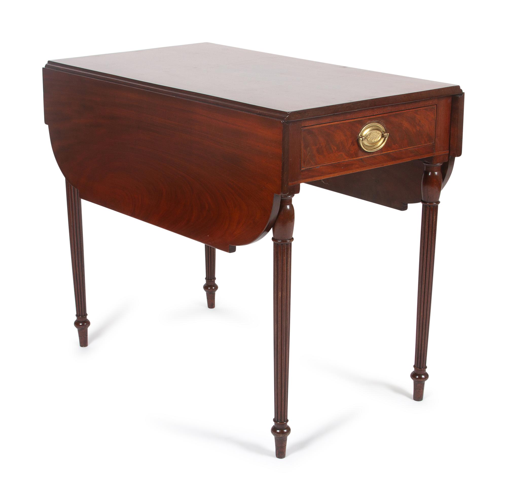 A Federal Mahogany Drop-Leaf Pembroke Table — EARLY 19TH CENTURY