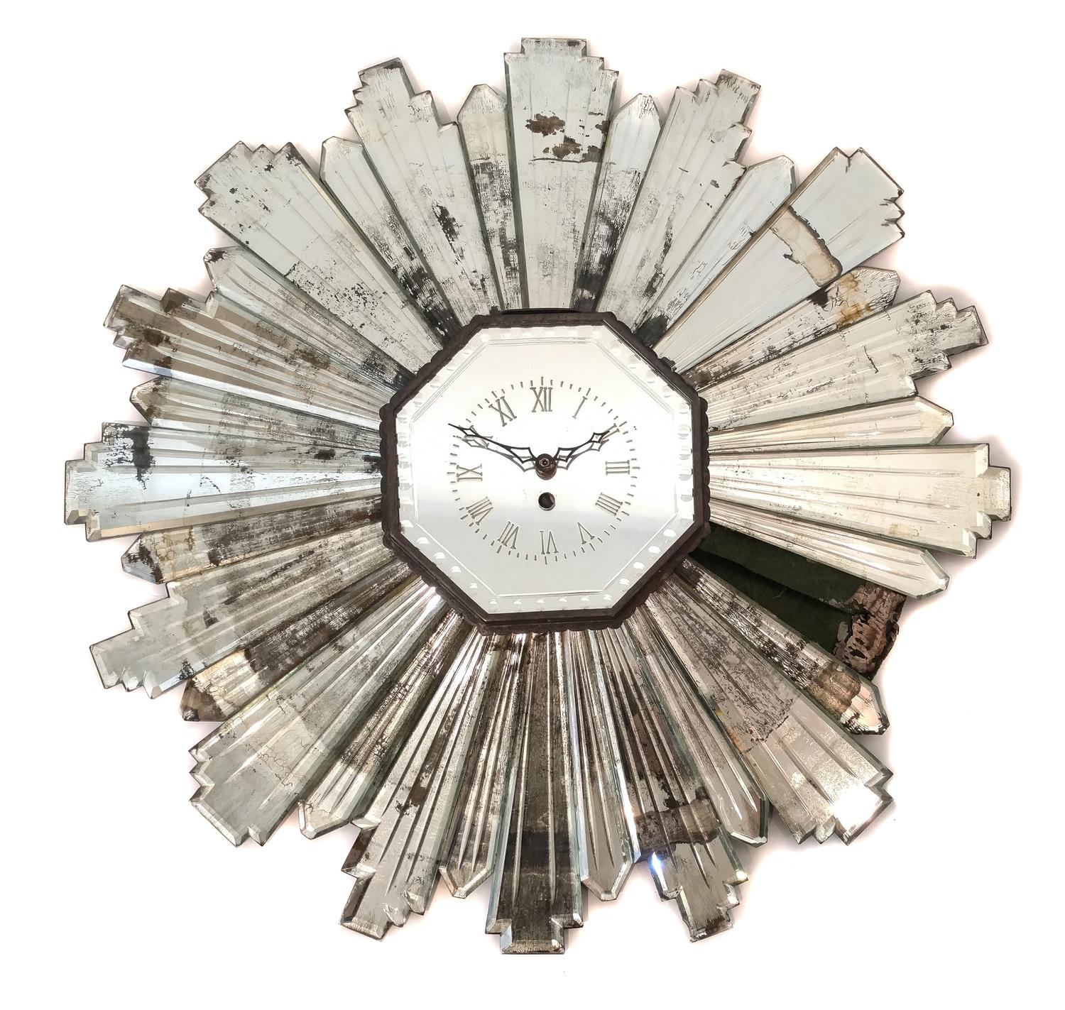 A Venetian Sunburst Clock Diameter 24 inches. — LATE 19TH CENTURY