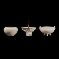 A Chinese 'Soft Paste' Water Coupe and Two Small Dehua Porcelain Items, 17th to18th Century 清早期 白釉水呈、香爐及德化杯各一