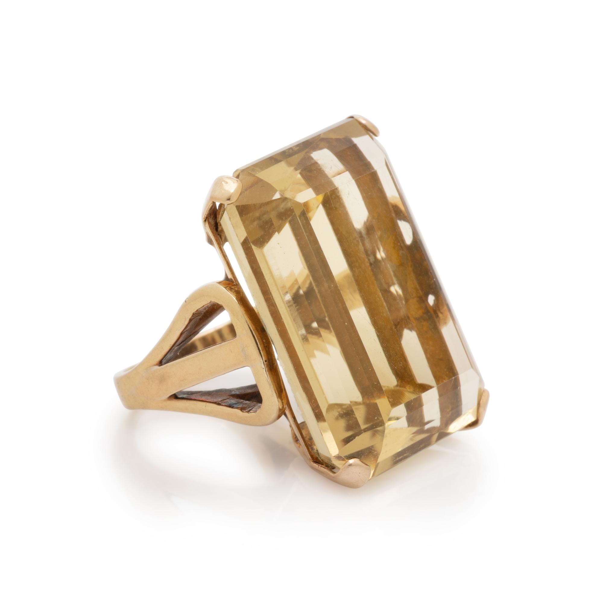 CITRINE AND YELLOW GOLD RING