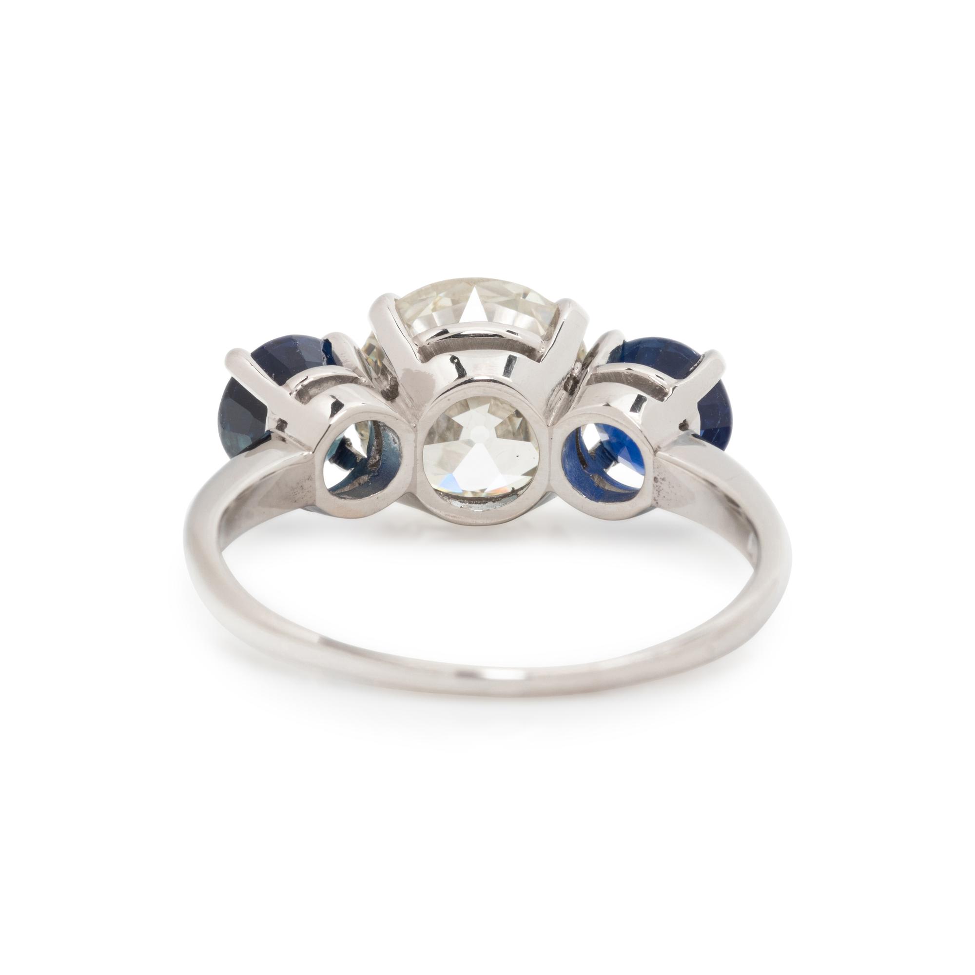DIAMOND AND SAPPHIRE RING