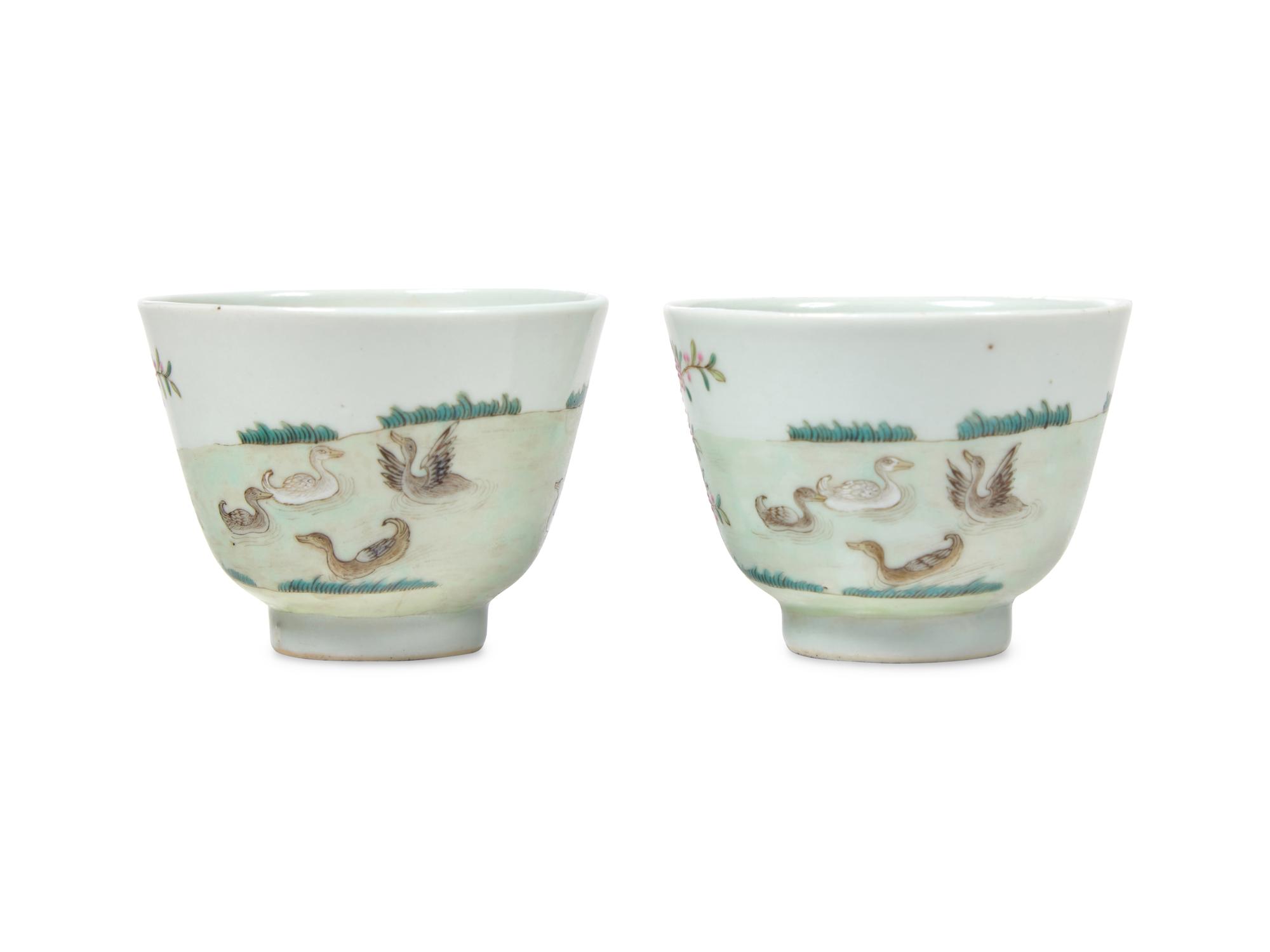 A Pair of Chinese Famille Rose "Ducks" Cups 粉彩游鳧杯一對