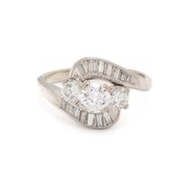DIAMOND AND WHITE GOLD RING