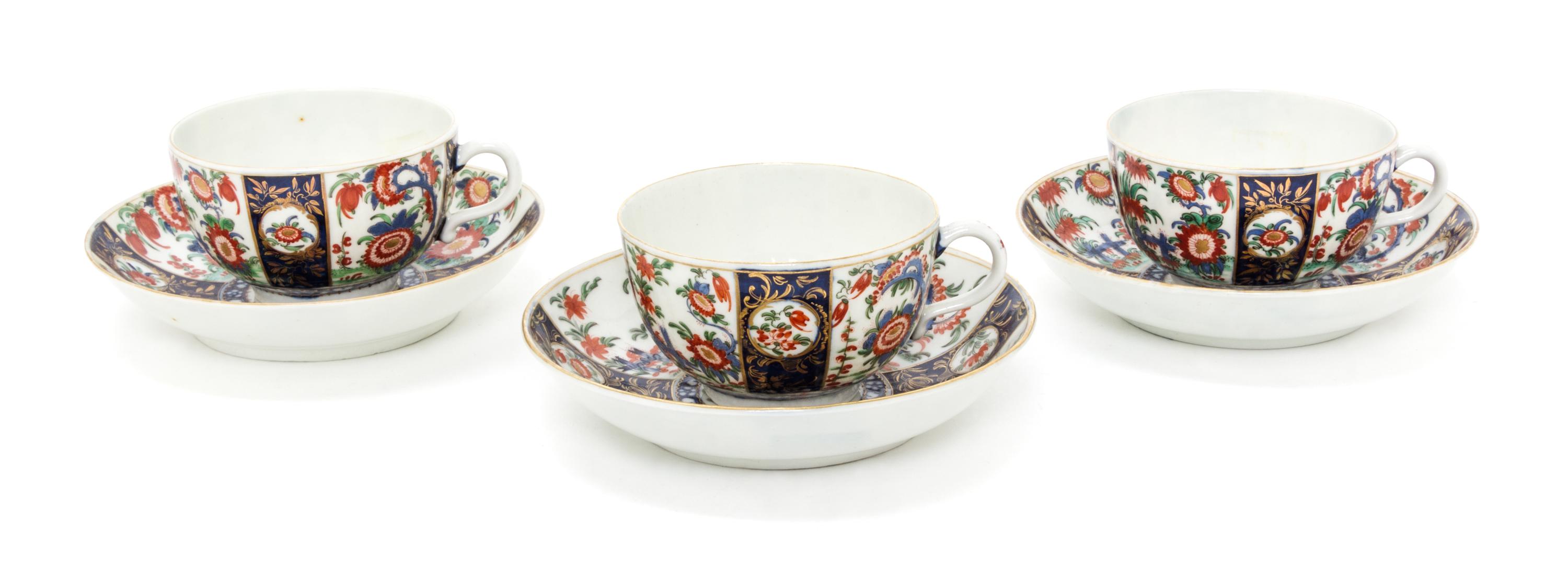 A Set of Three Worcester Porcelain Teacups and Saucers Diameter of saucer 5 inches. — DR. WALL PERIOD, LATE 18TH CENTRUY