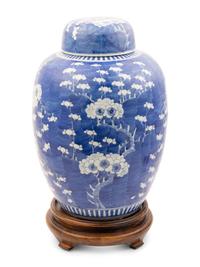 A Chinese Blue and White Porcelain 'Crackled Ice and Prunus' Covered Jar