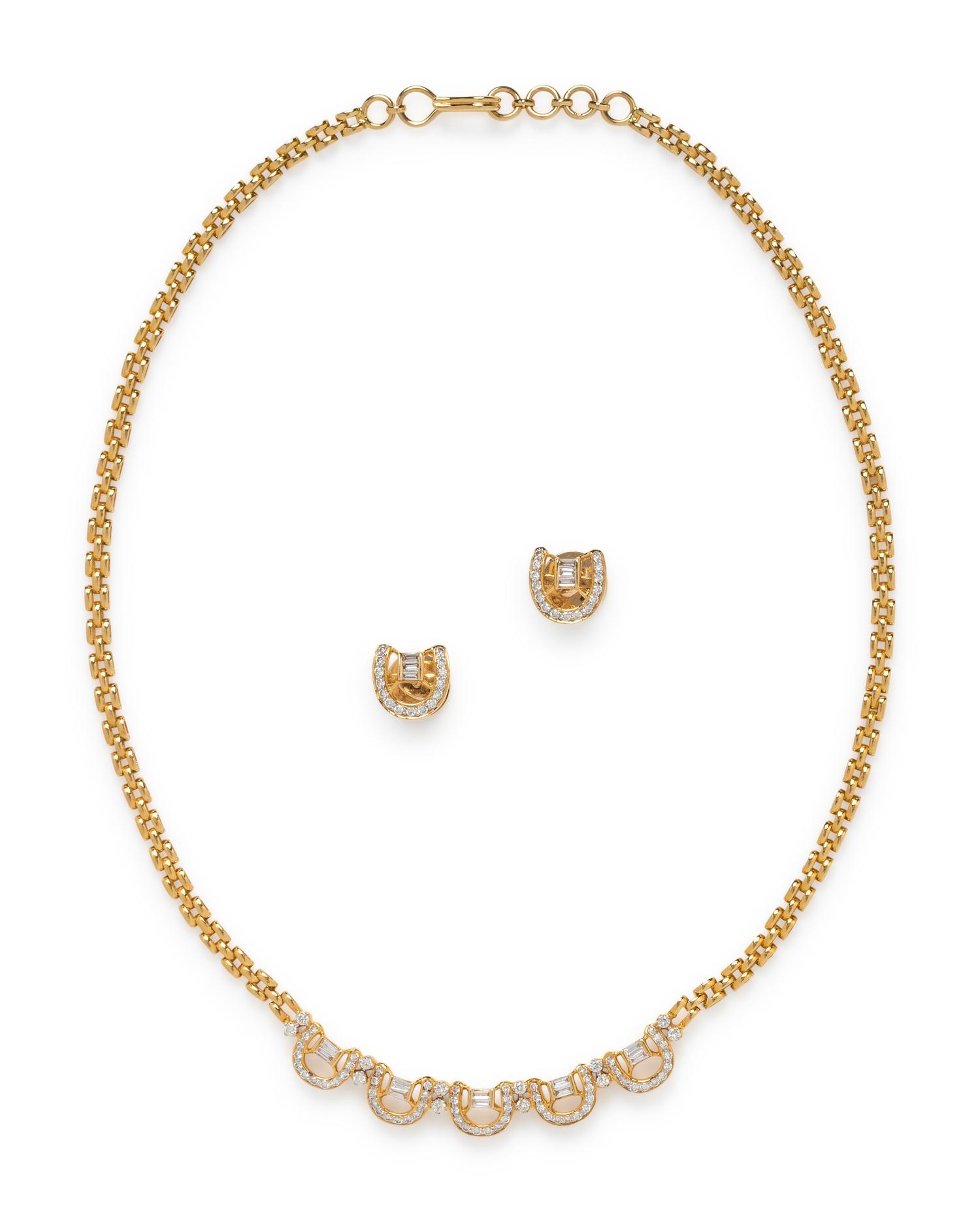 YELLOW GOLD AND DIAMOND SET