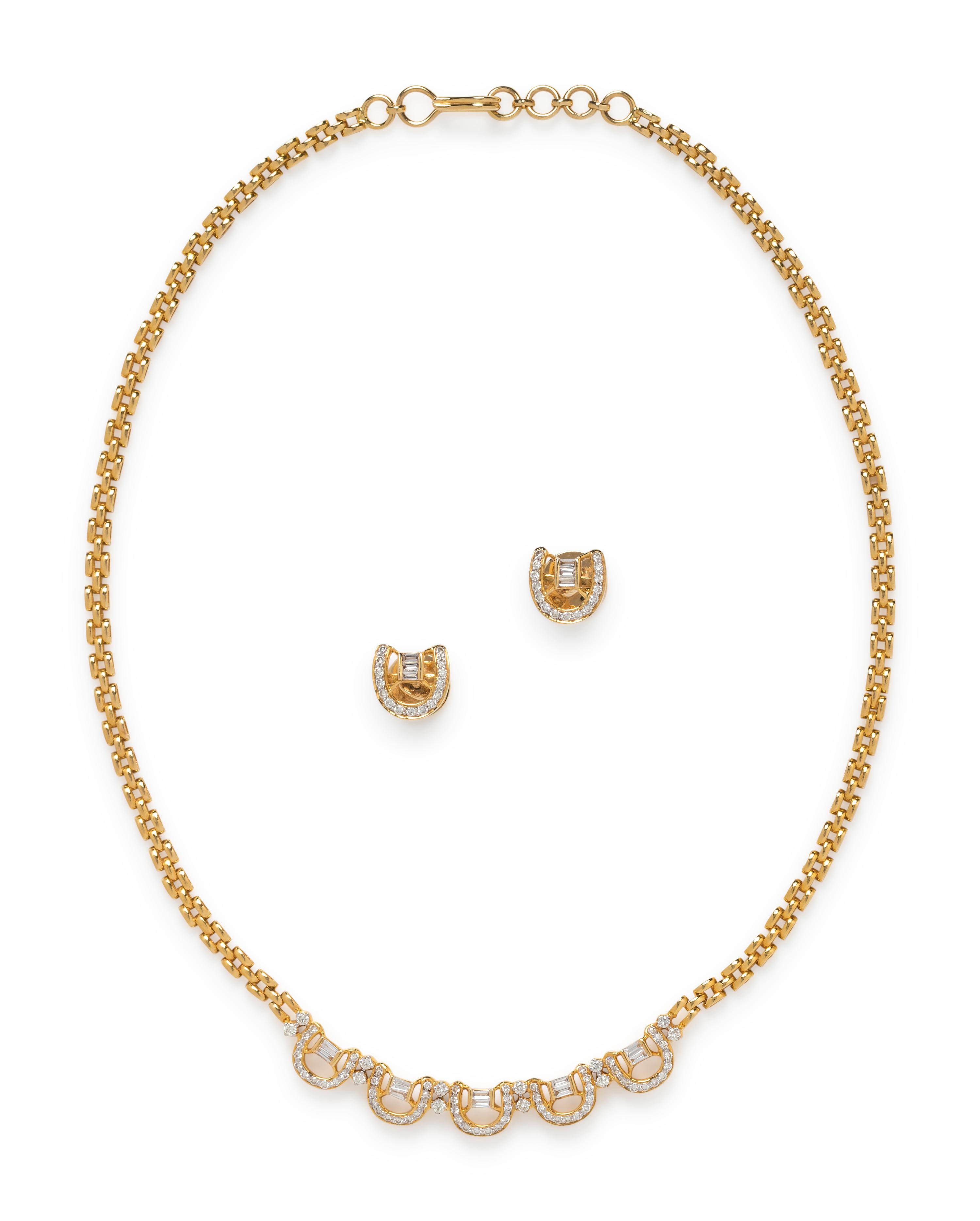YELLOW GOLD AND DIAMOND SET
