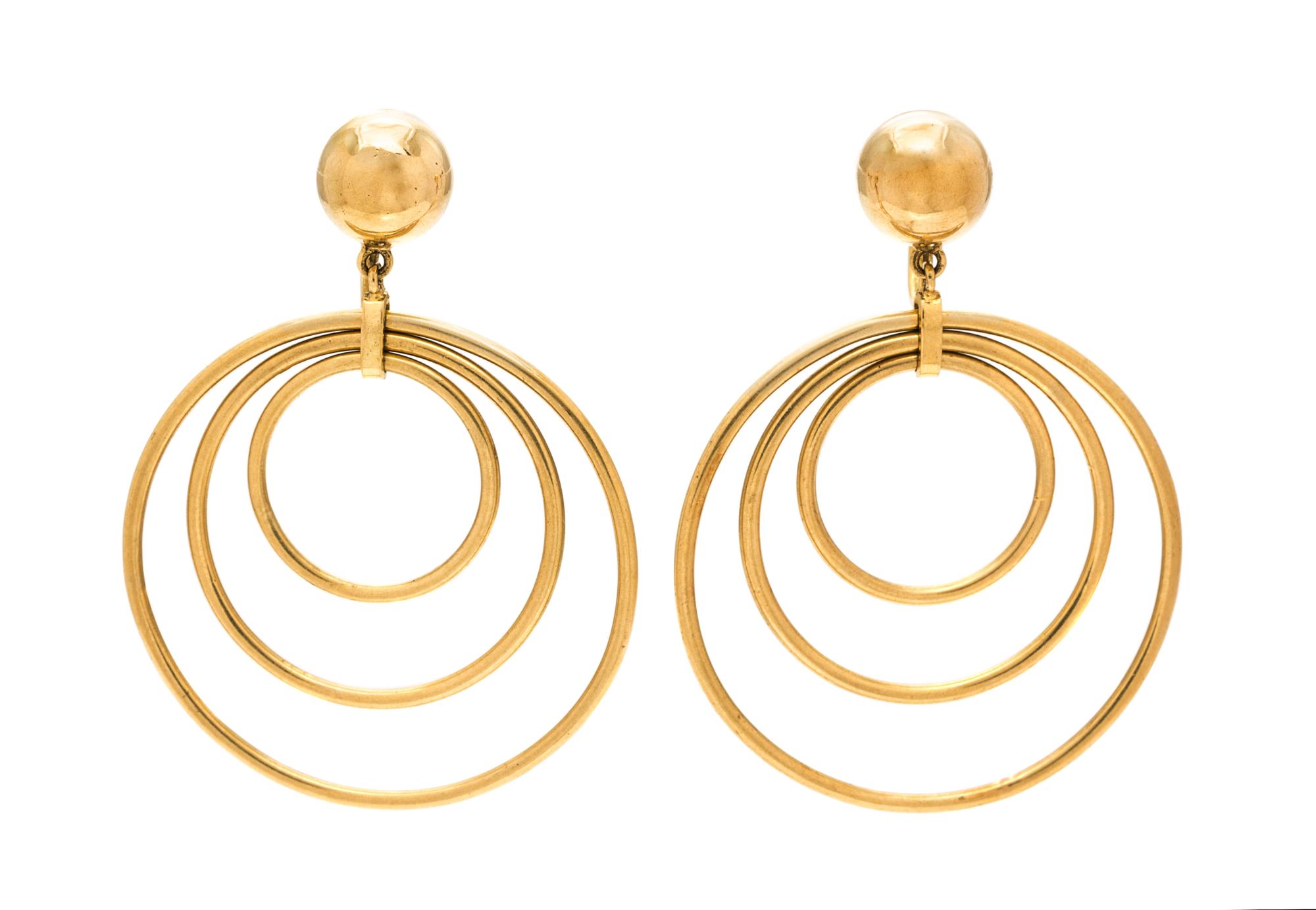 A Pair of 18 Karat Yellow Gold Drop Earclips, 11.50 dwts.