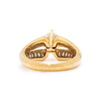DIAMOND AND YELLOW GOLD RING