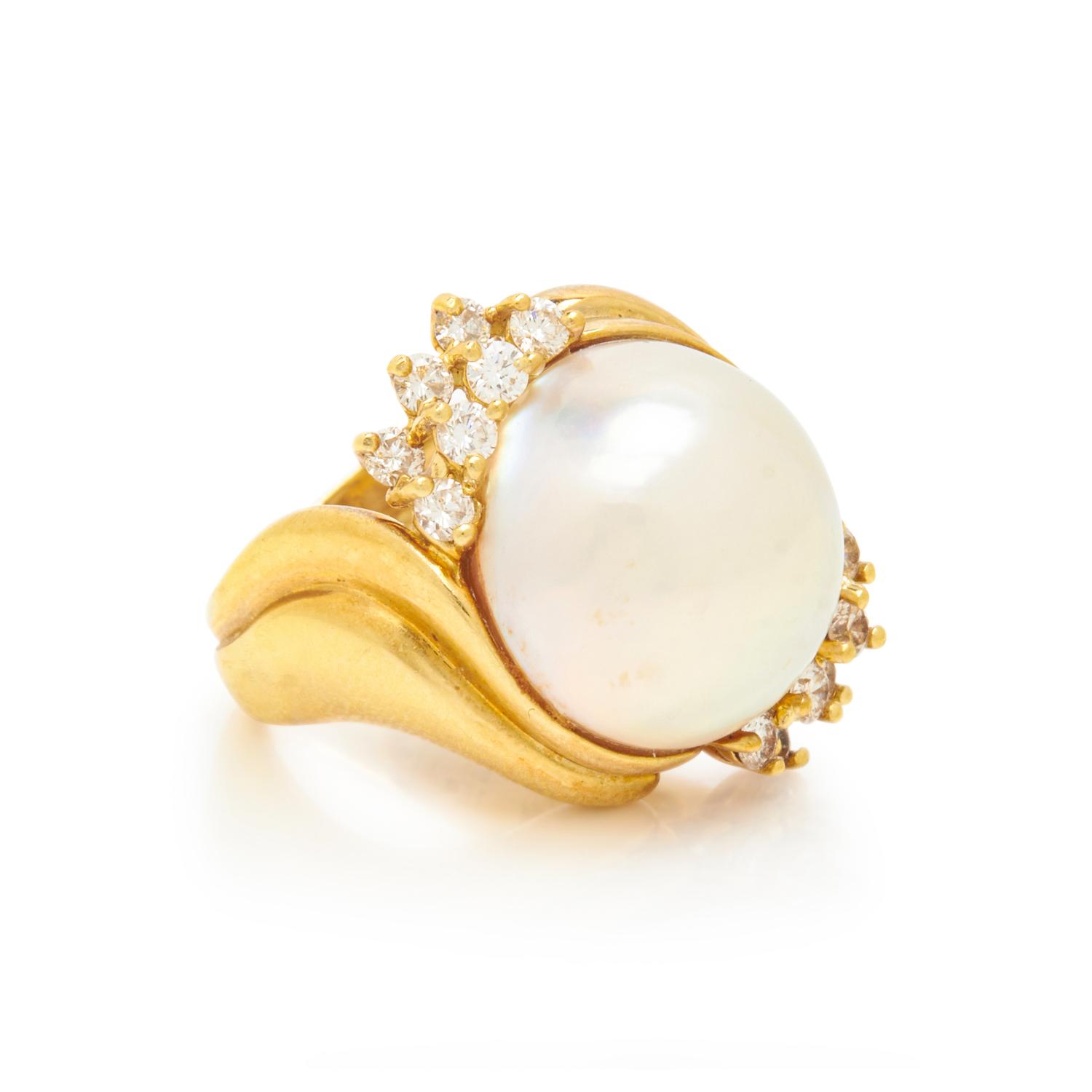 YELLOW GOLD, MABÉ PEARL, AND DIAMOND RING
