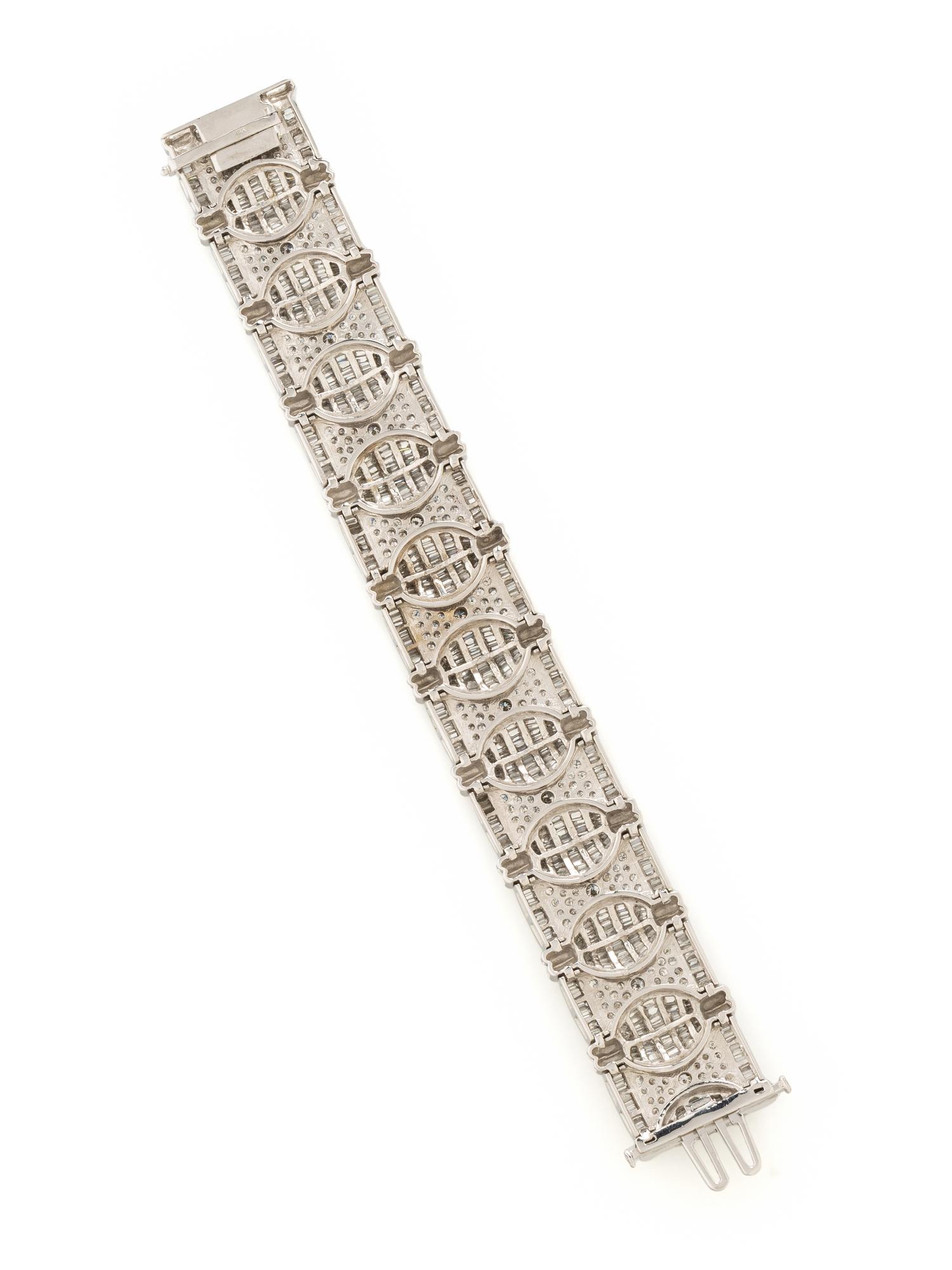 WHITE GOLD AND DIAMOND FANCY LINK BRACELET