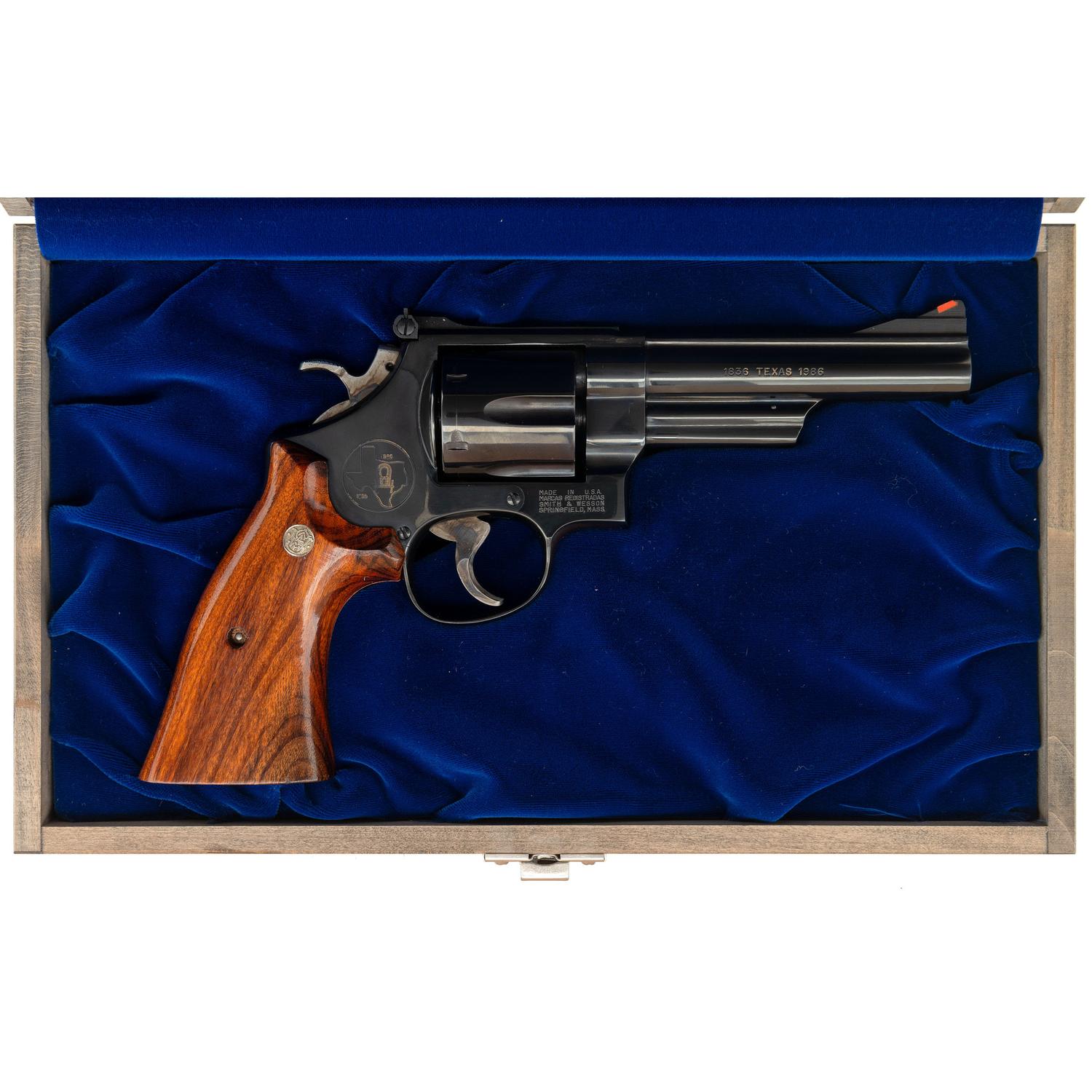 *Smith & Wesson Model 544 Texas Commemorative in Shipping Box with Presentation Case