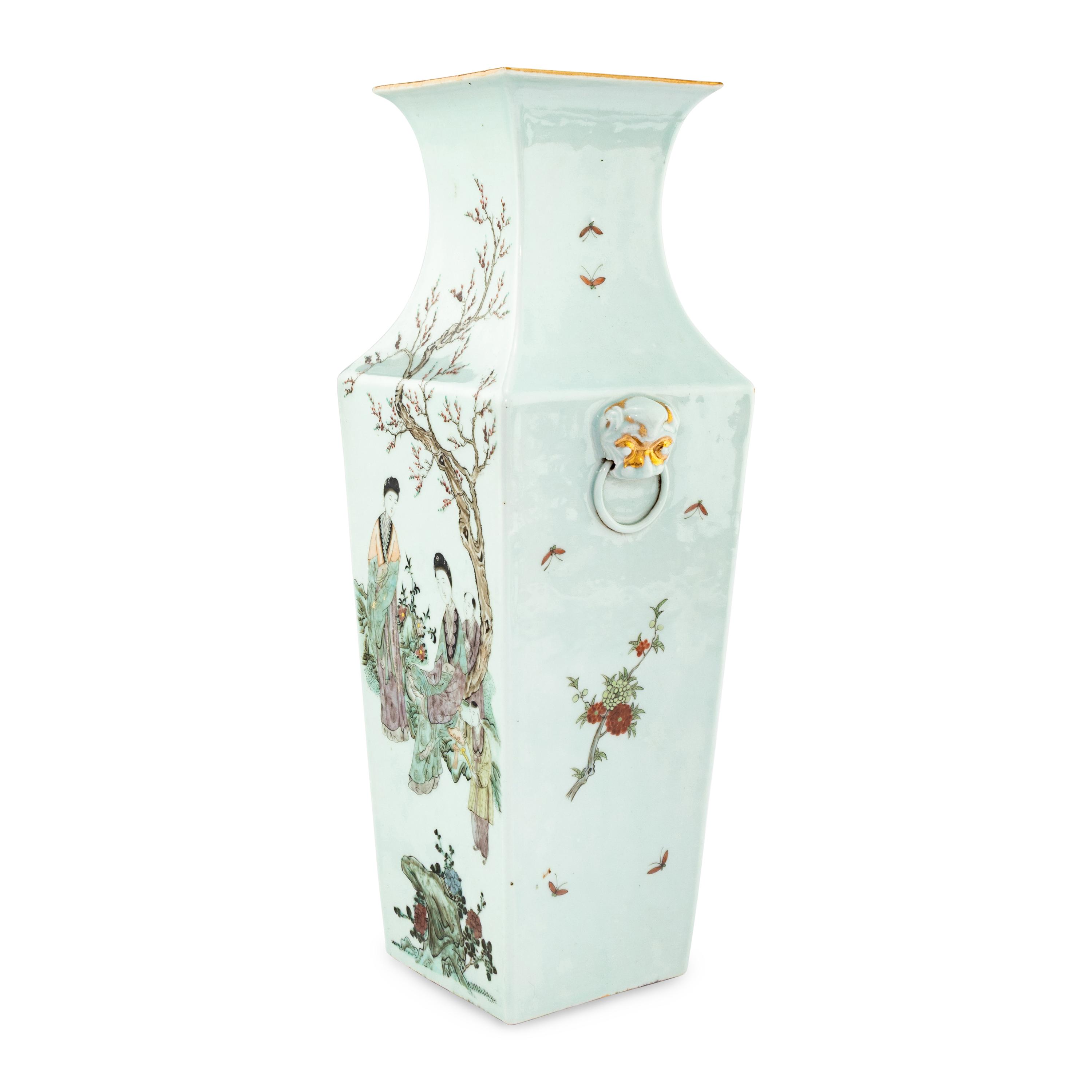 A Chinese Export Porcelain Vase