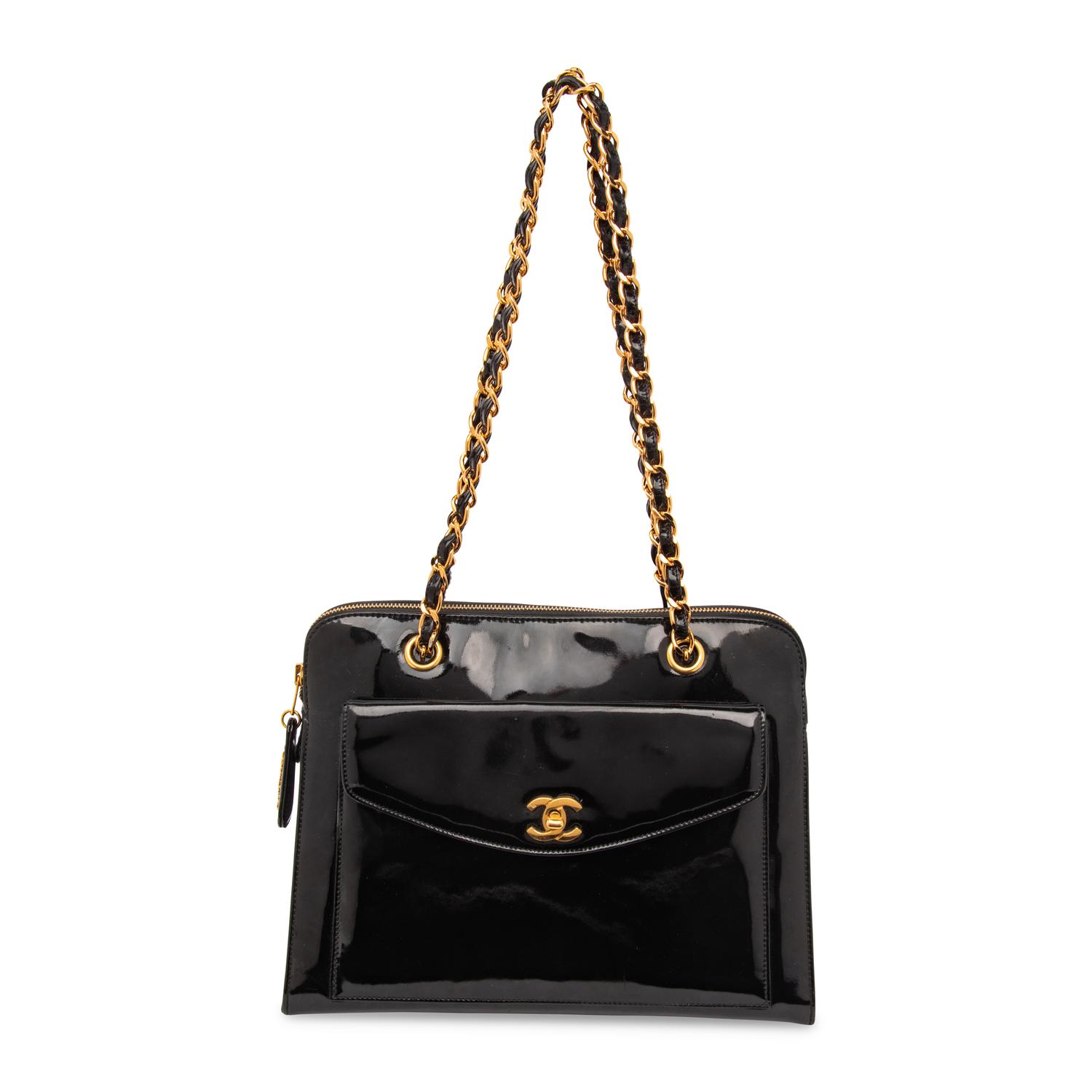 CHANEL, PATENT LEATHER SHOULDER BAG