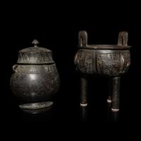 Two Chinese Archaistic Bronze Vessels, 19th Century — 清晚期 仿古銅器兩件