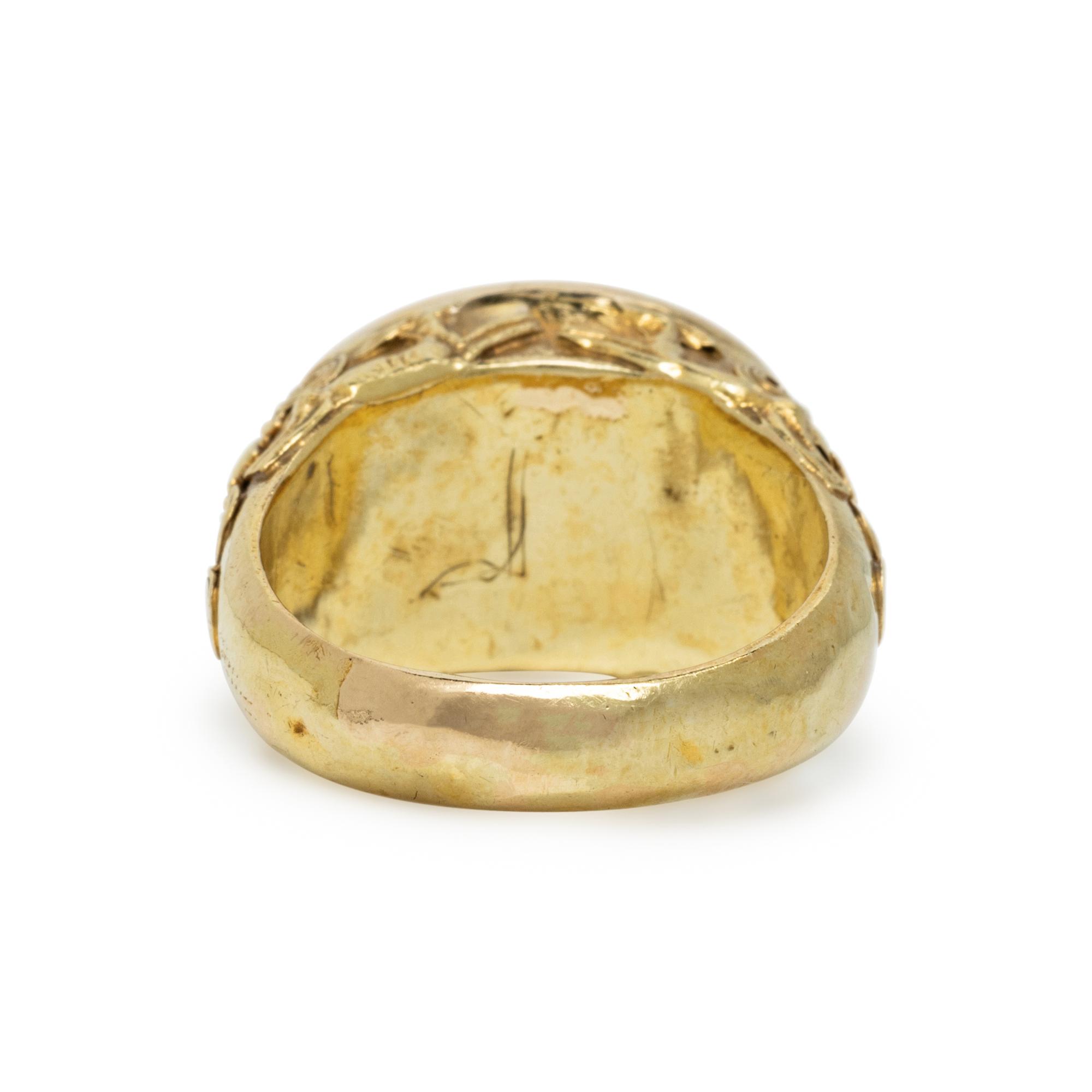 MABÉ PEARL AND YELLOW GOLD RING